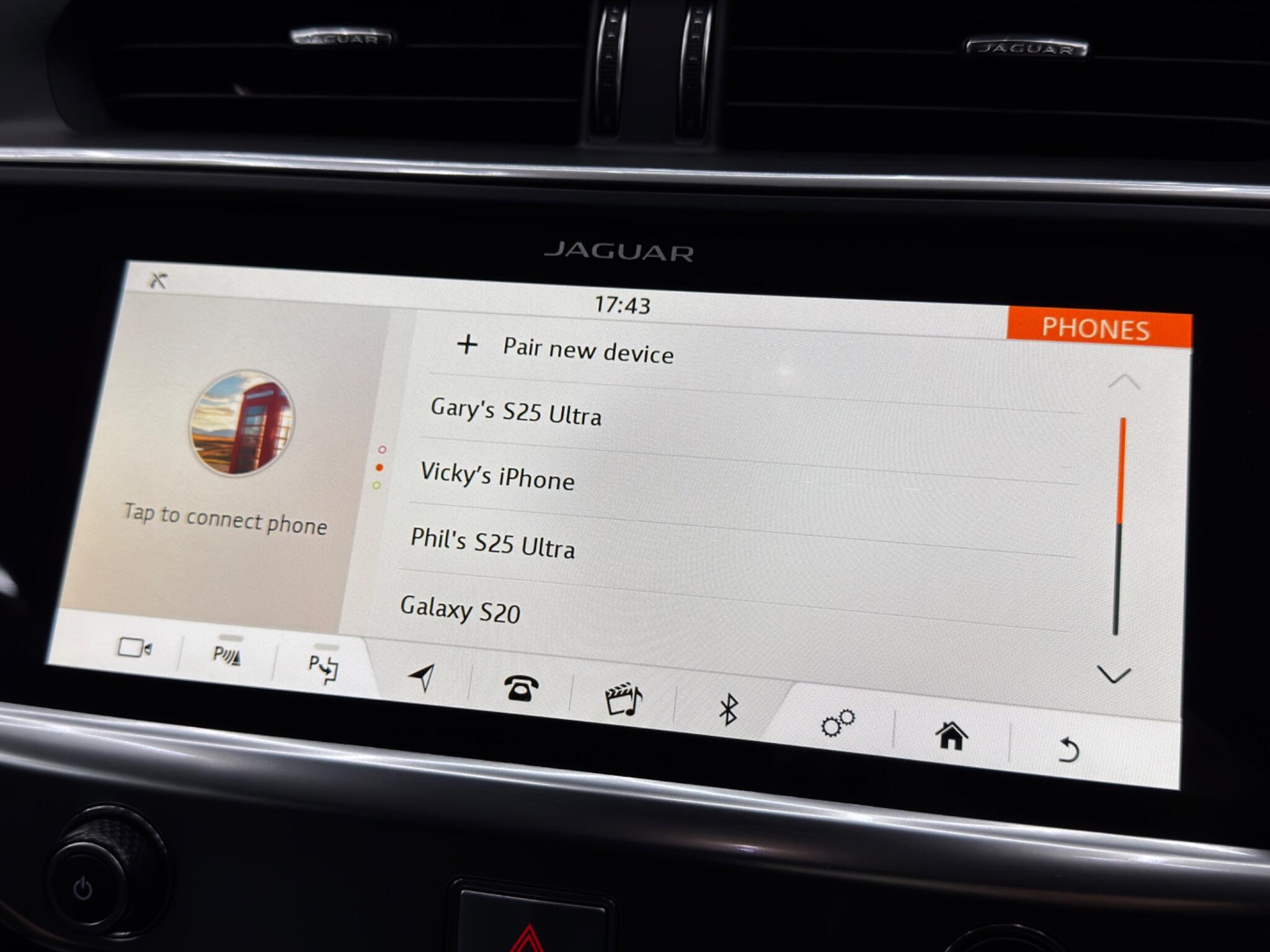 Jaguar I-Pace - Image 33