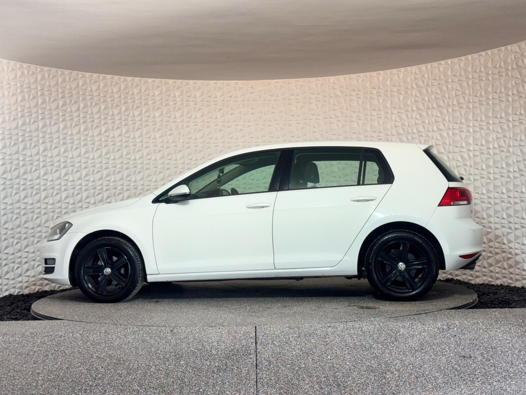 Volkswagen Golf - Image 16