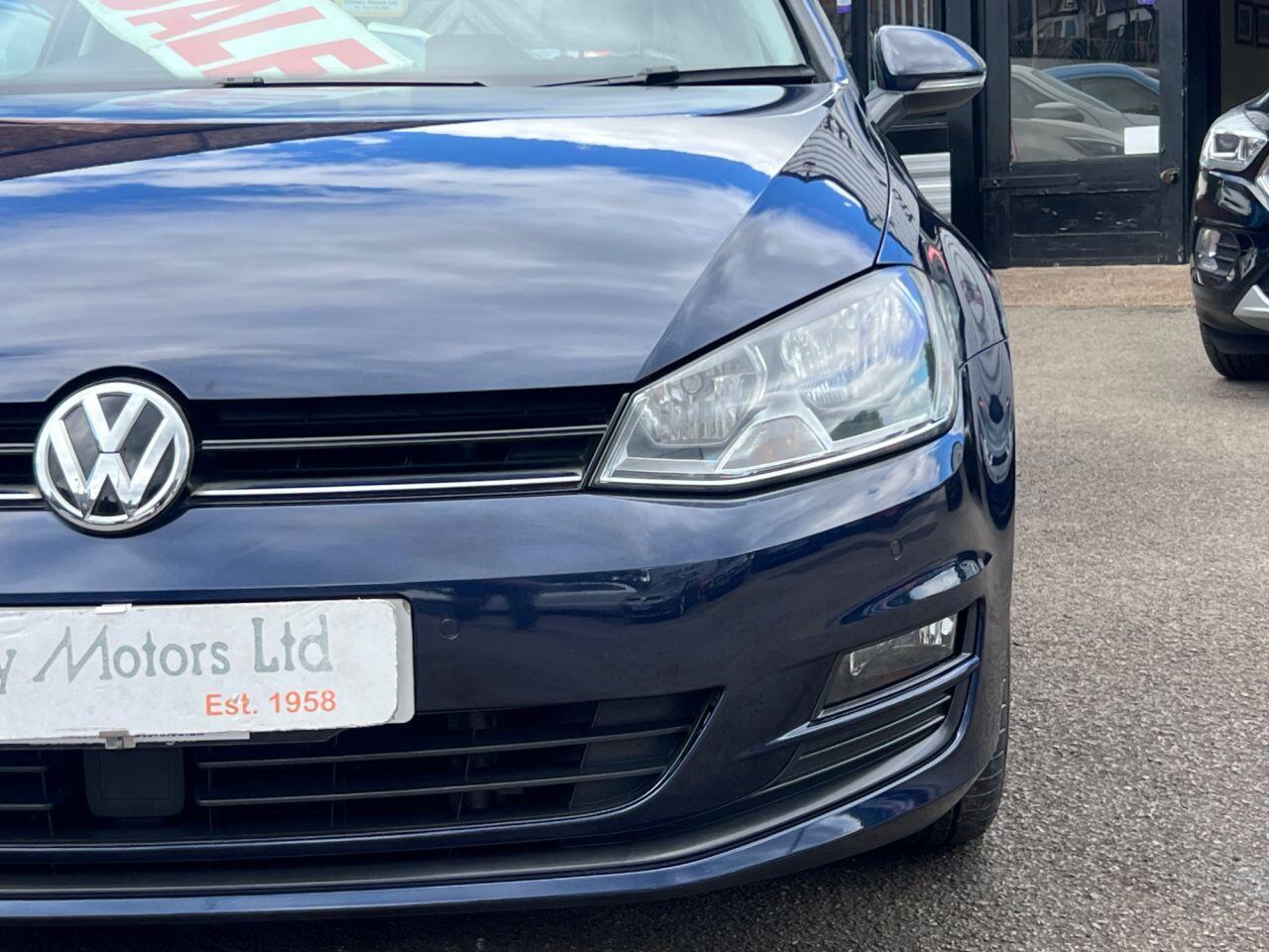 Volkswagen Golf - Image 11