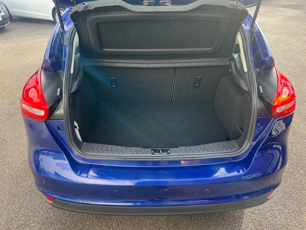 Ford Focus - Image 6