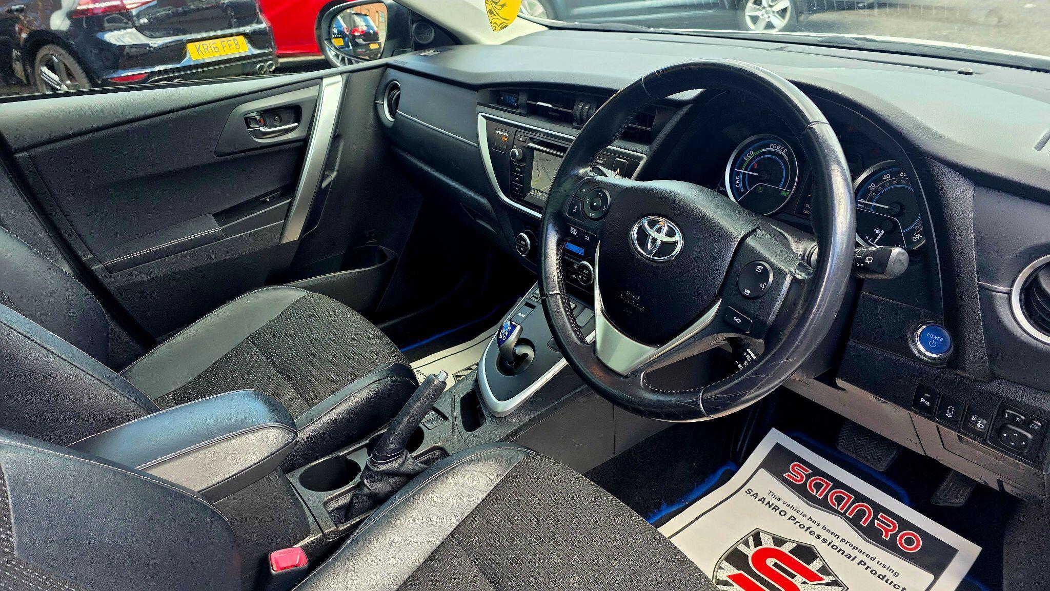 Toyota Auris - Image 11