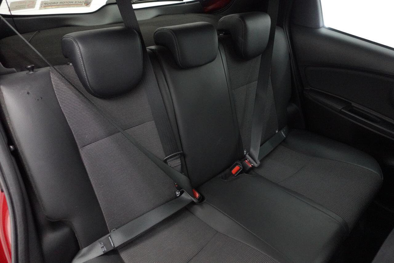 Toyota Yaris - Image 18