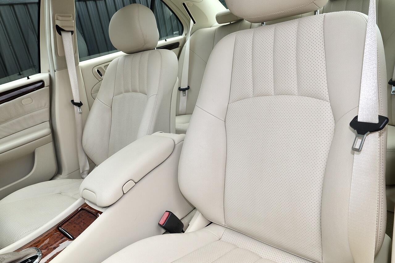Mercedes C Class - Image 10