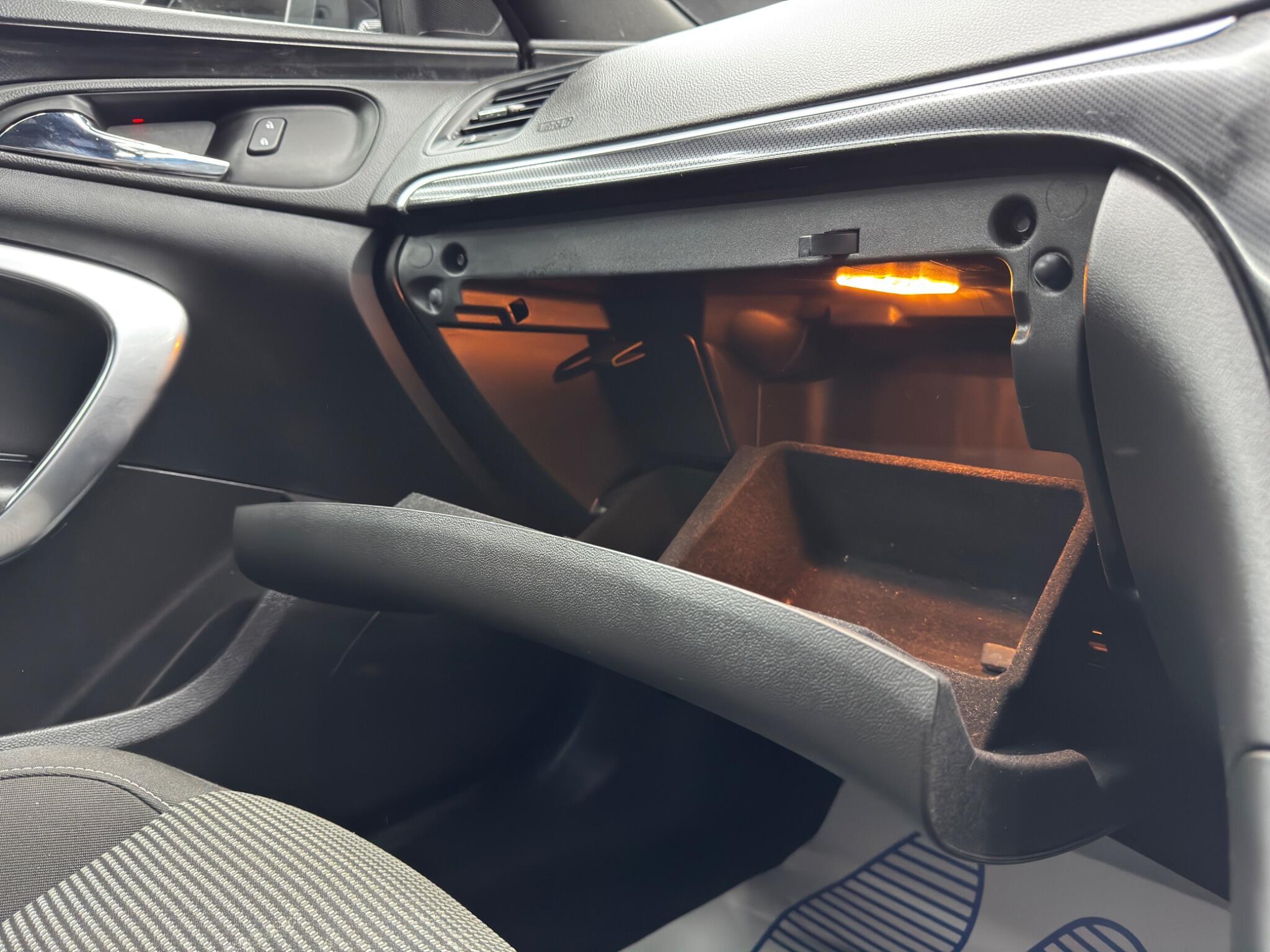 Vauxhall Insignia - Image 31