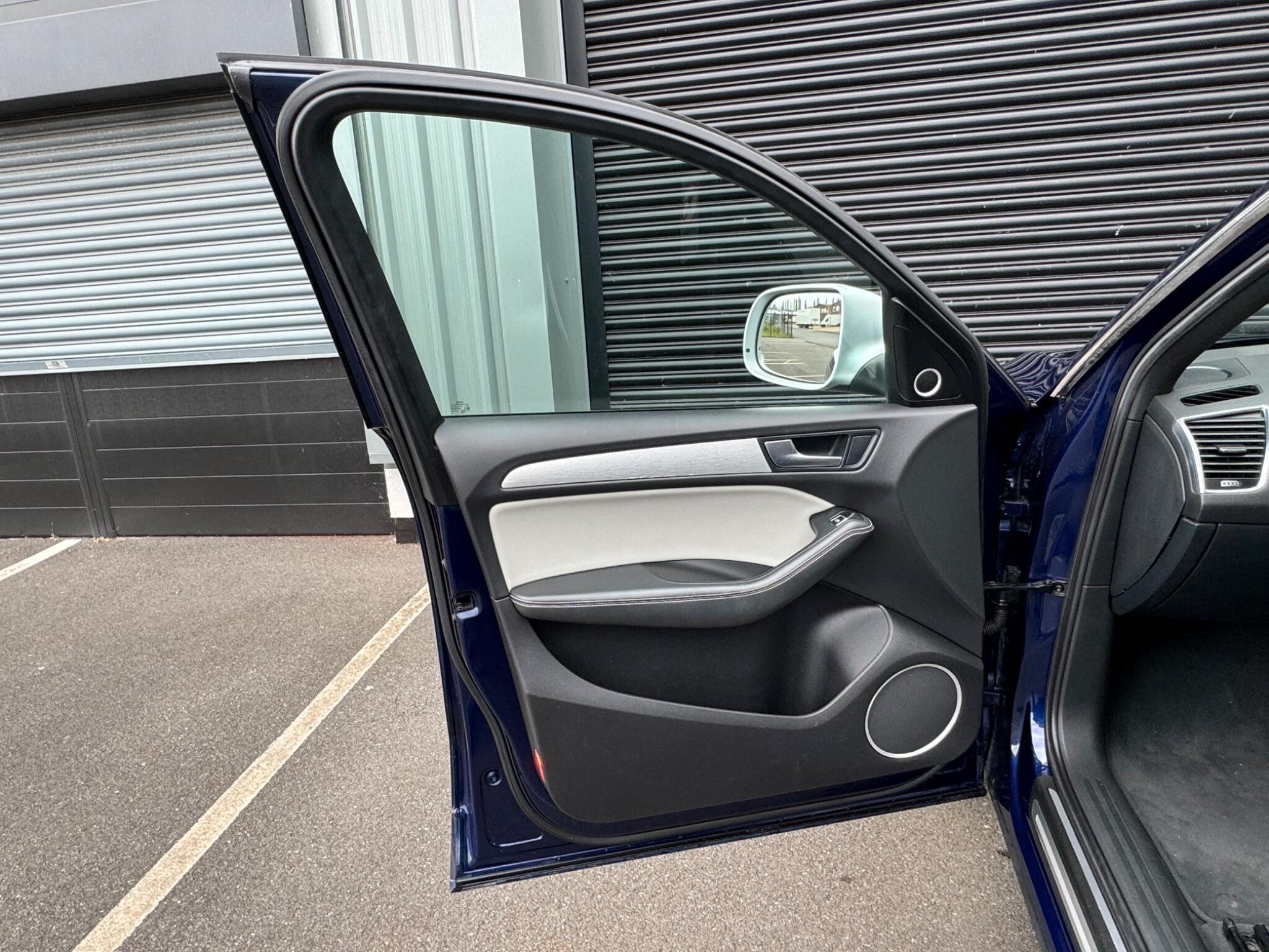 Audi SQ5 - Image 13