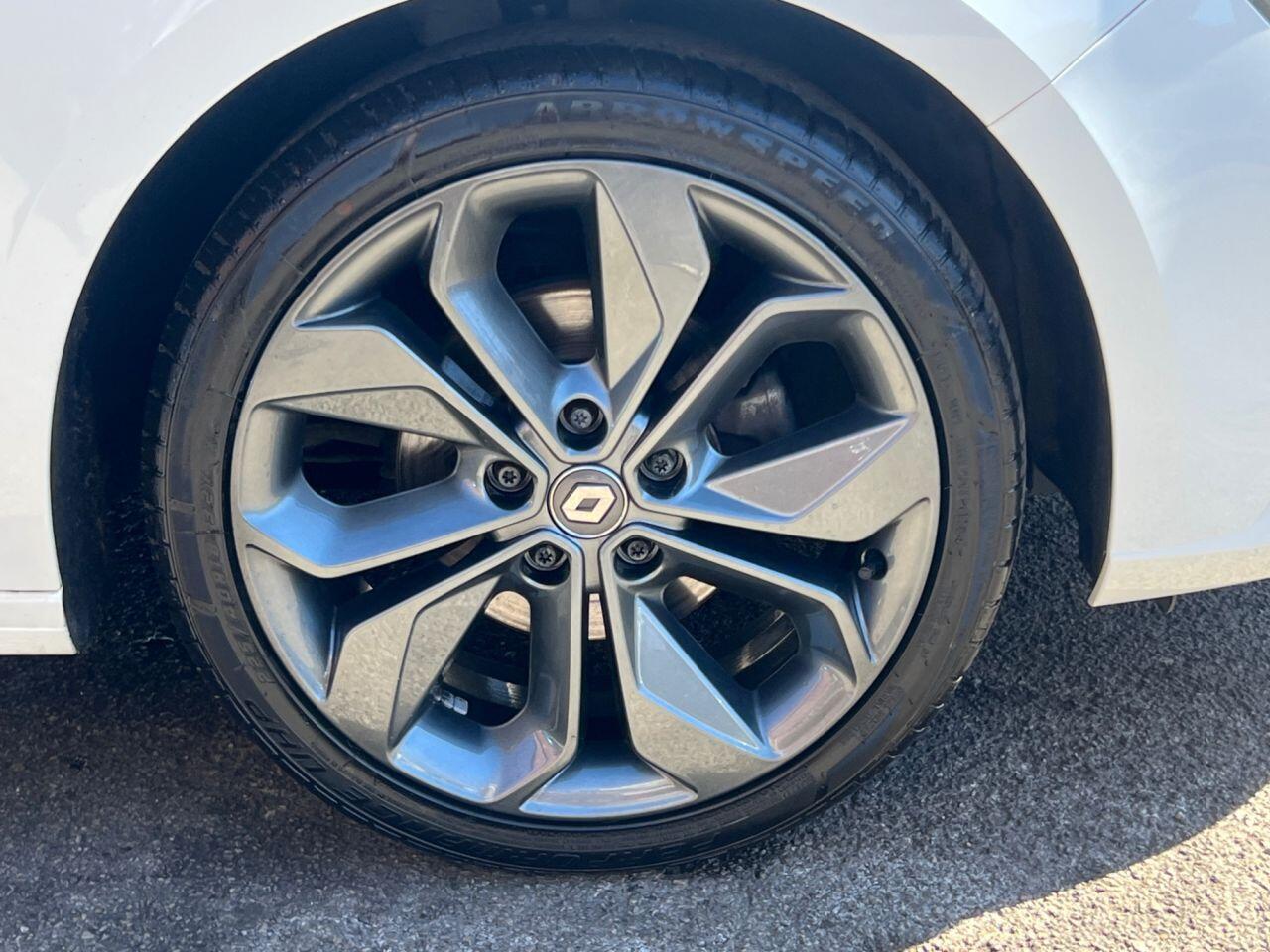 Renault Megane - Image 32