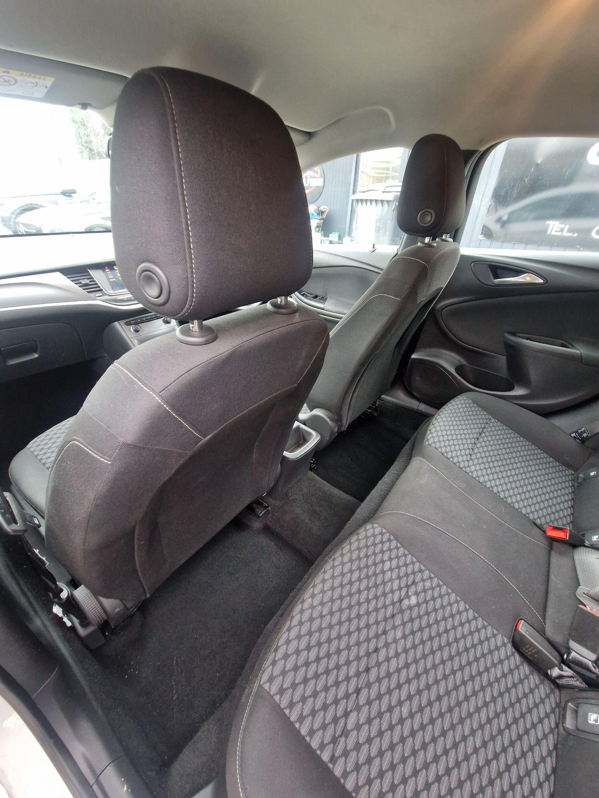 Vauxhall Astra - Image 39