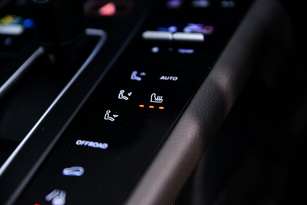 Porsche Macan - Image 24