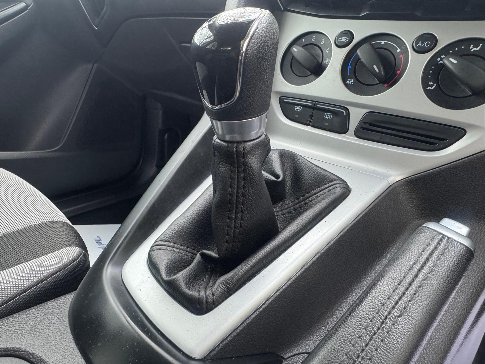 Ford Focus - Image 14