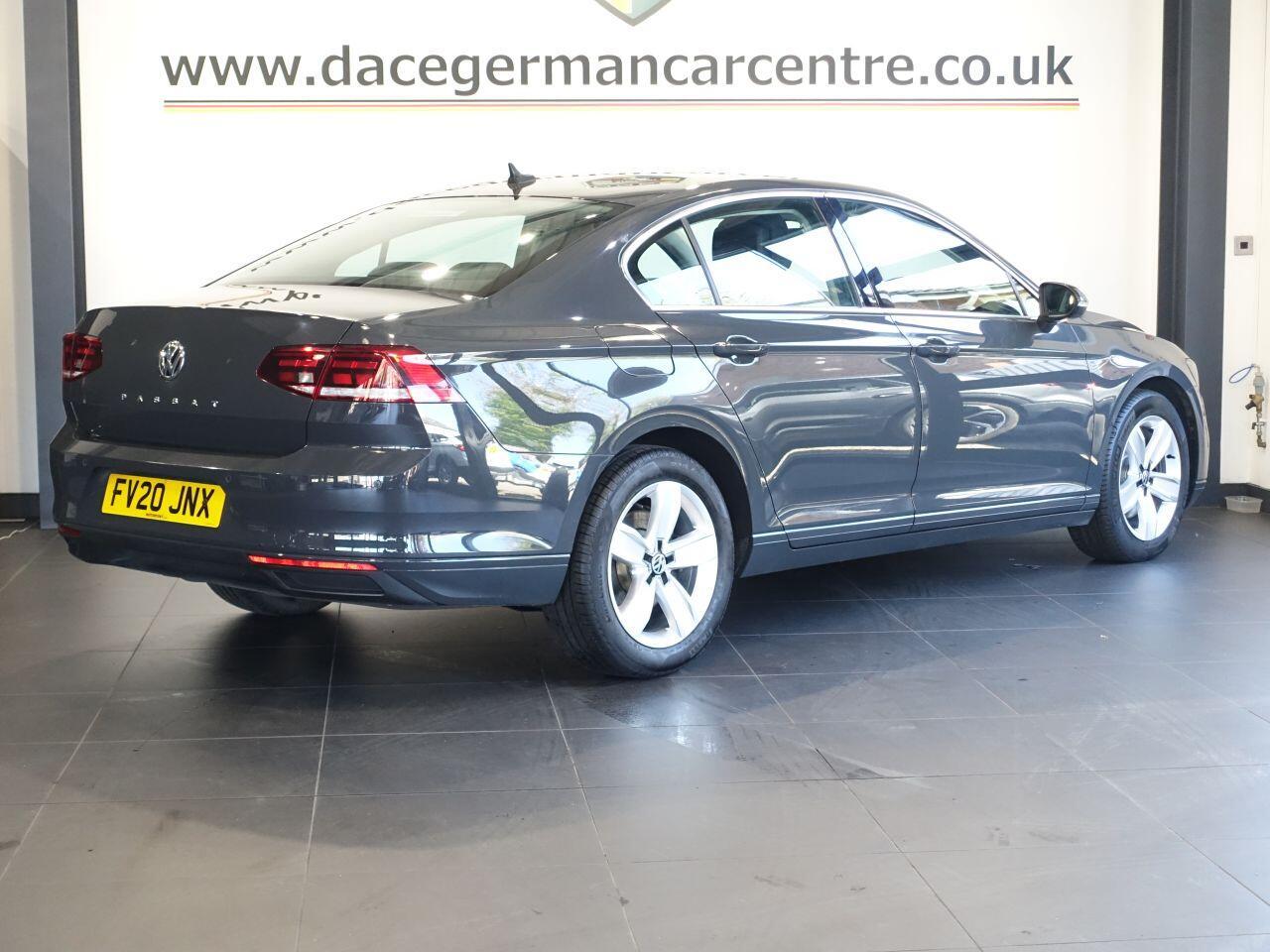 Volkswagen Passat - Image 6