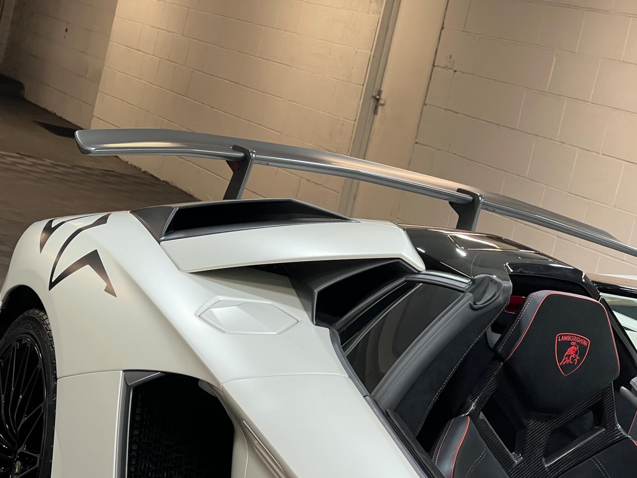 Lamborghini Aventador - Image 18