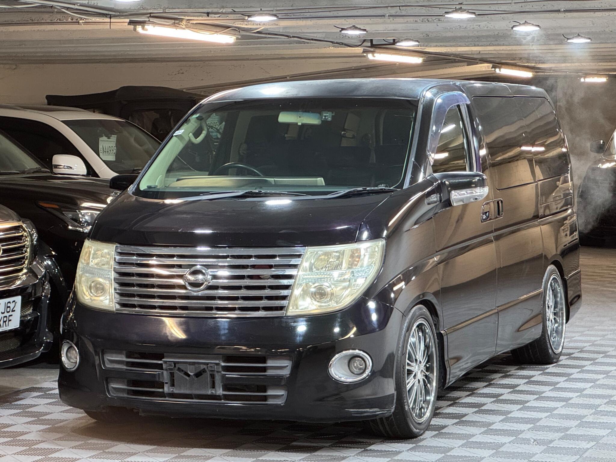 Nissan Elgrand - Image 6