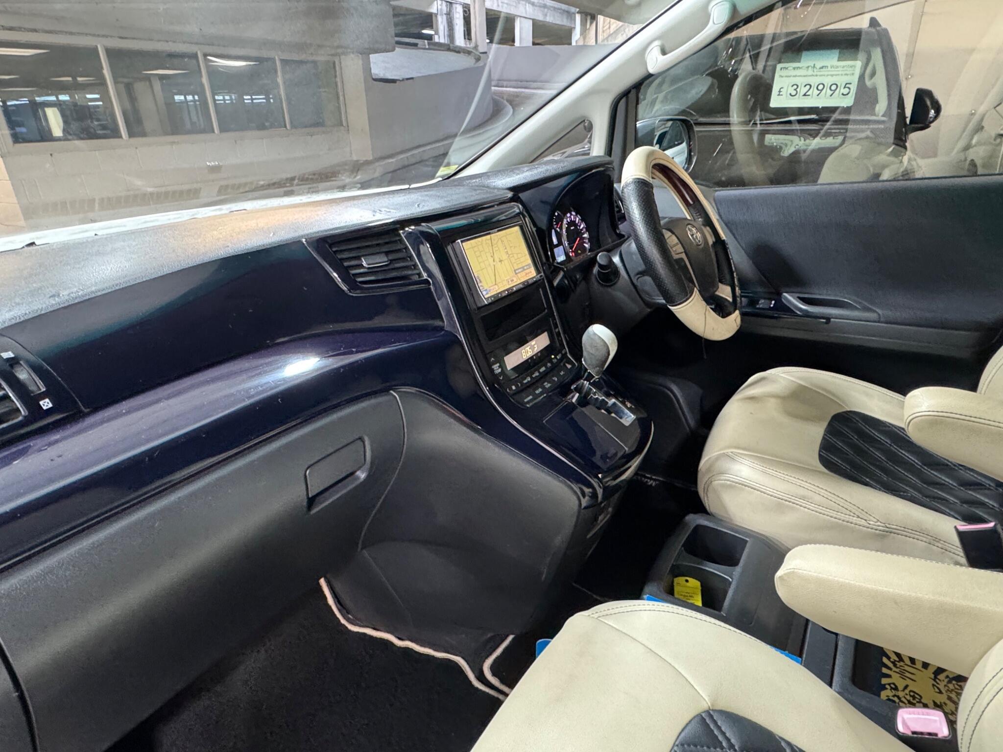 Toyota Alphard - Image 11