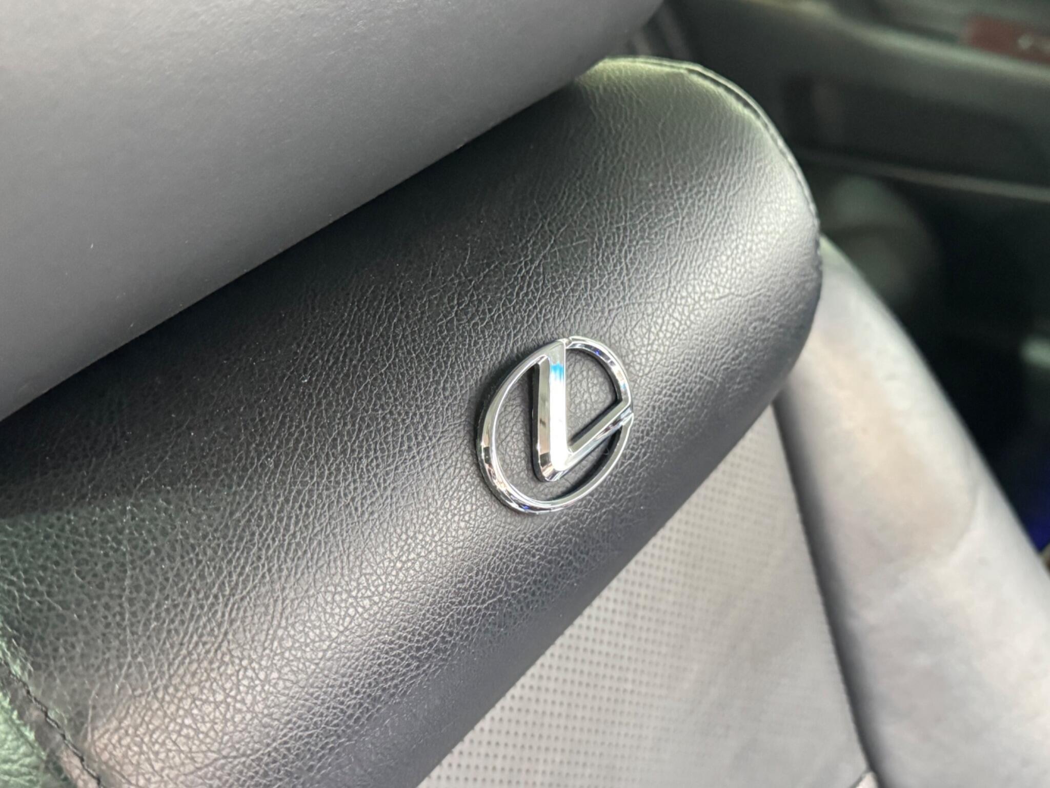Lexus LS - Image 17