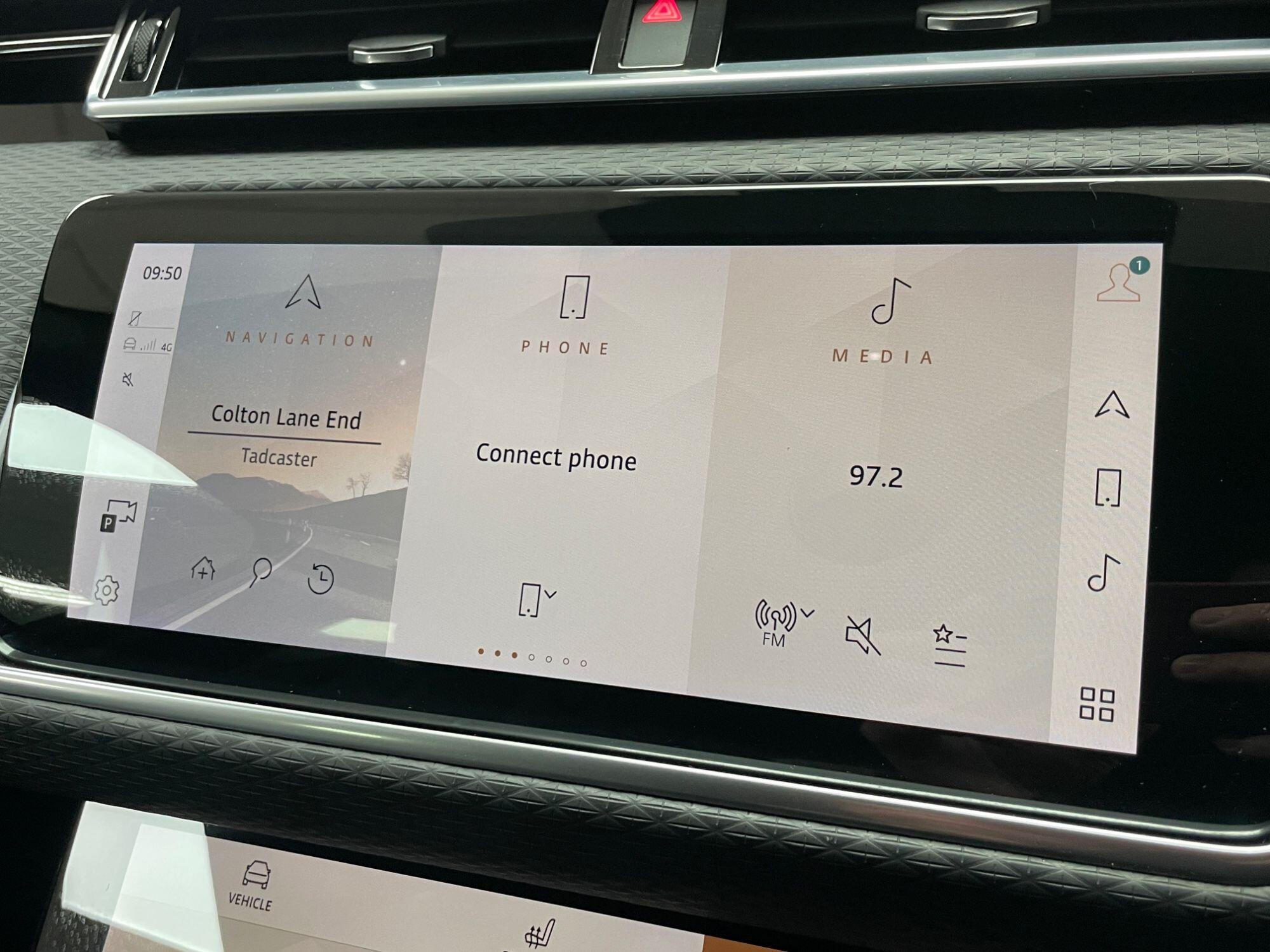 Land Rover Range Rover Velar - Image 41