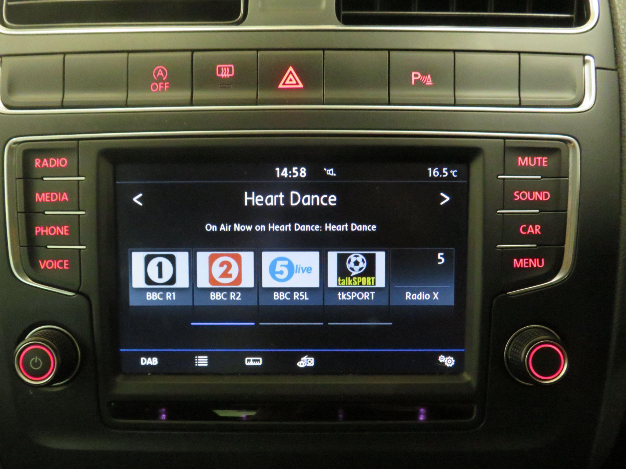 Volkswagen Polo - Image 18