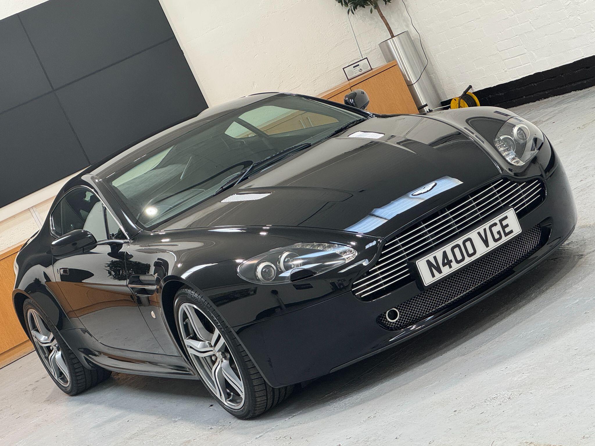 Aston Martin Vantage - Image 27