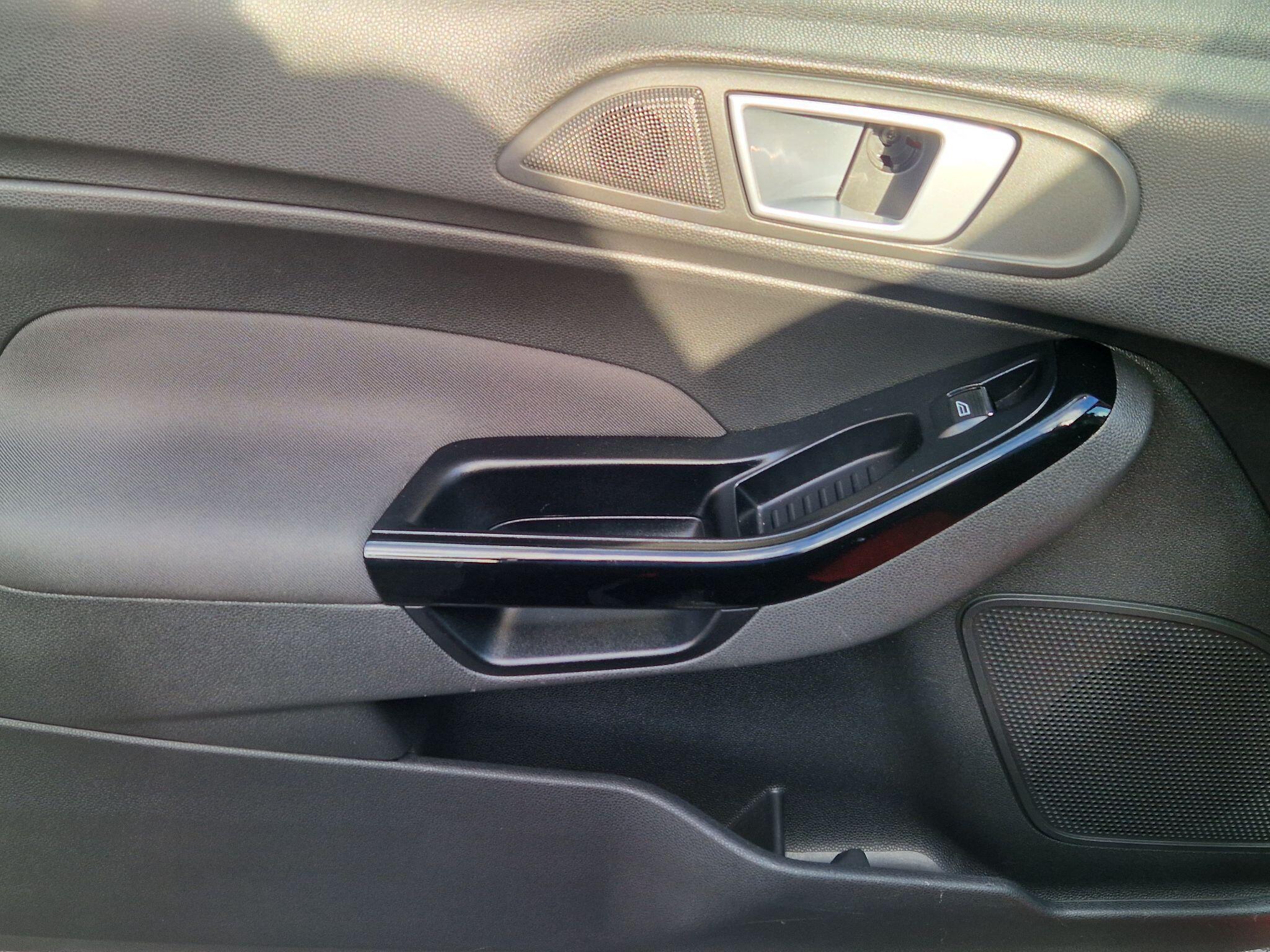 Ford Fiesta - Image 36