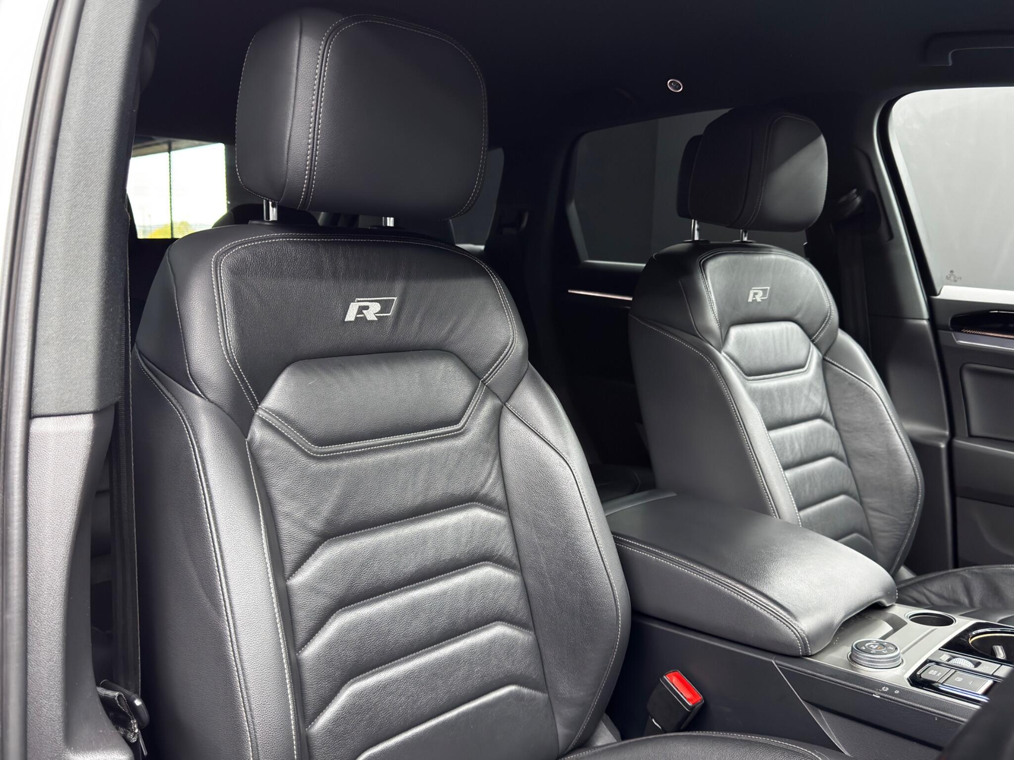 Volkswagen Touareg - Image 12