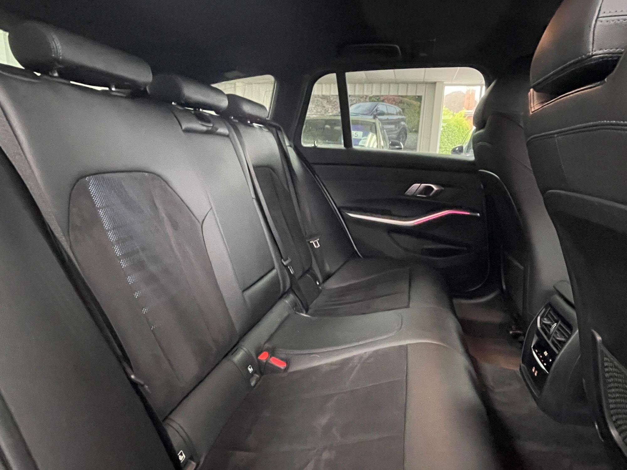 BMW 3 Series - Image 30