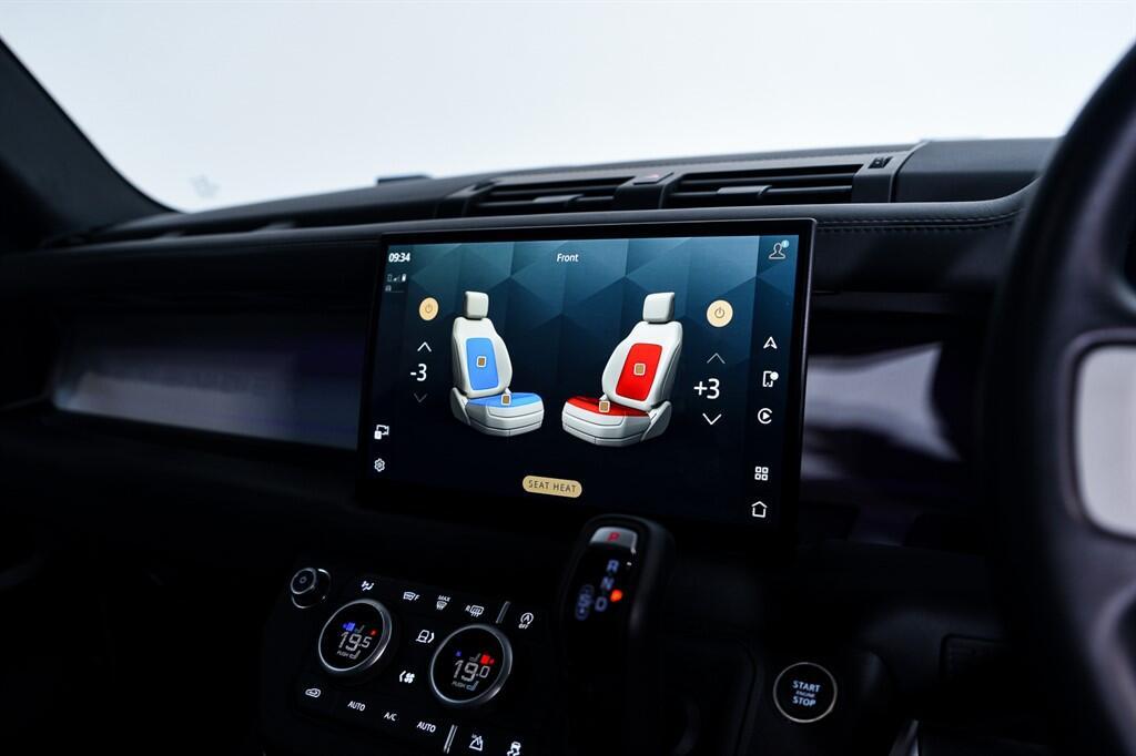 Land Rover Defender 90 - Image 19