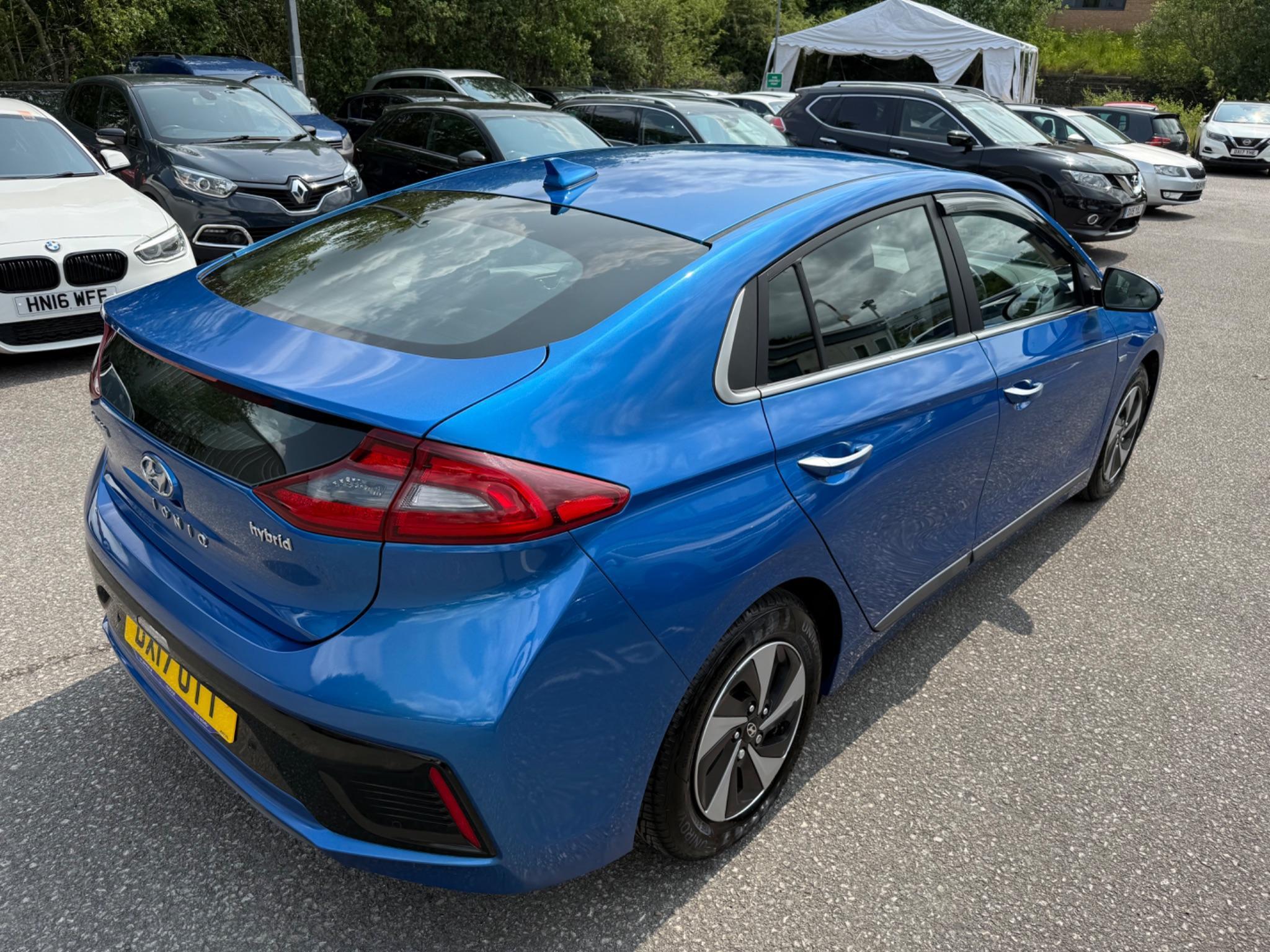 Hyundai Ioniq - Image 12