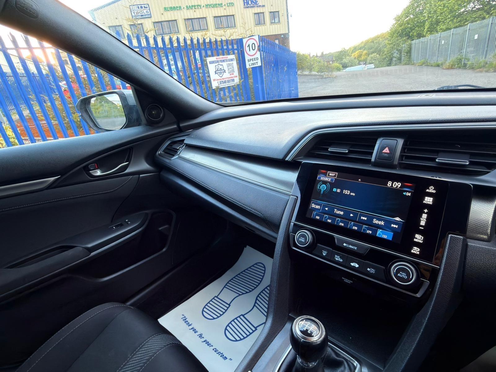 Honda Civic - Image 25