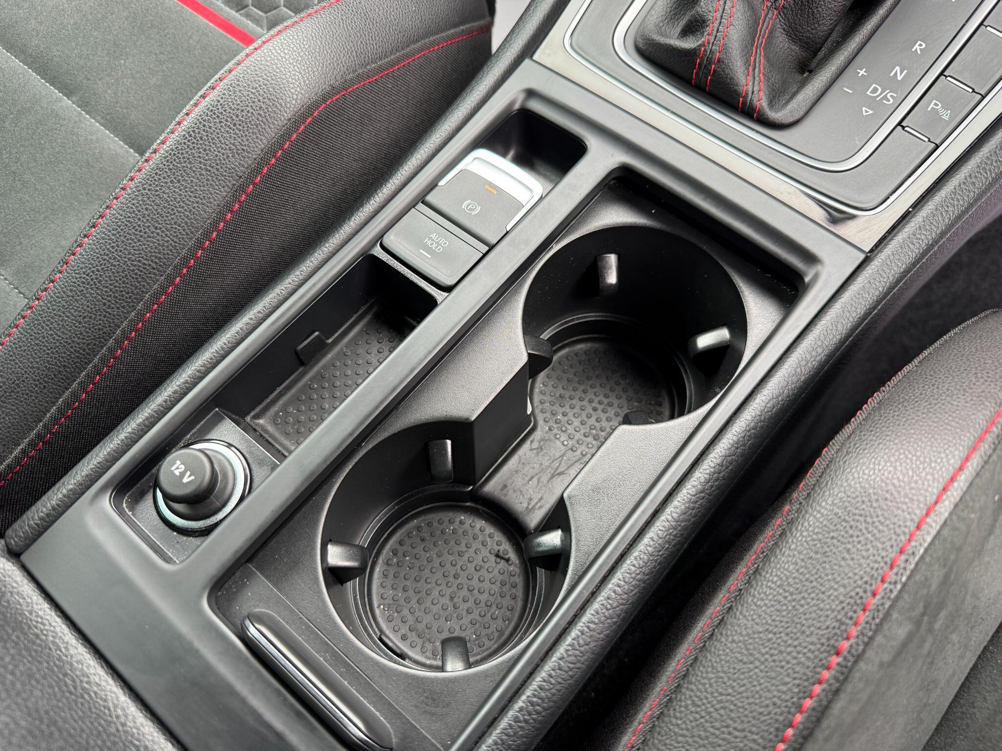 Volkswagen Golf - Image 56