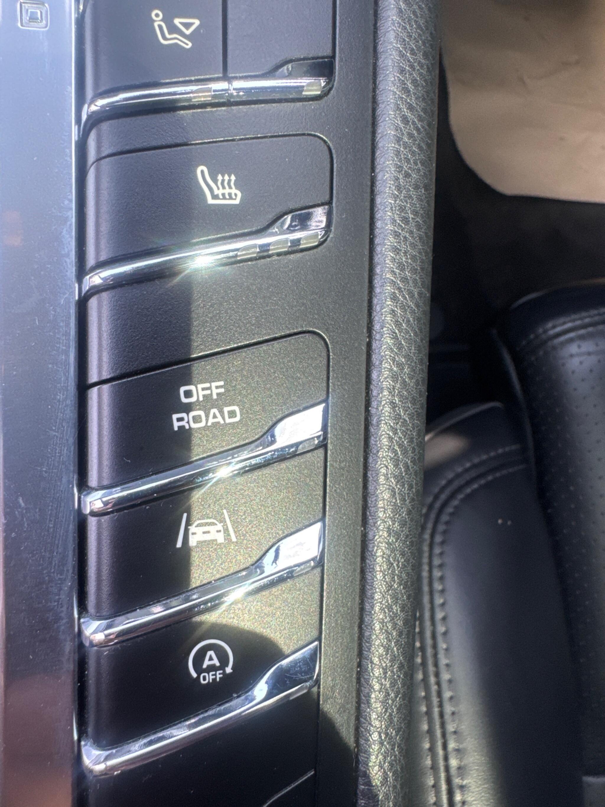 Porsche Macan - Image 37