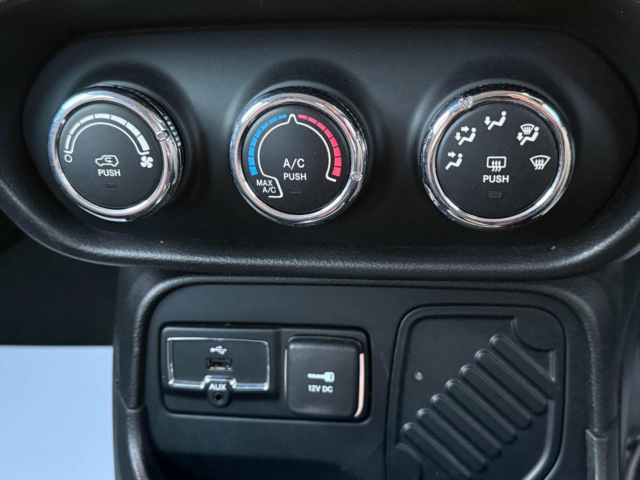 Jeep Renegade - Image 39