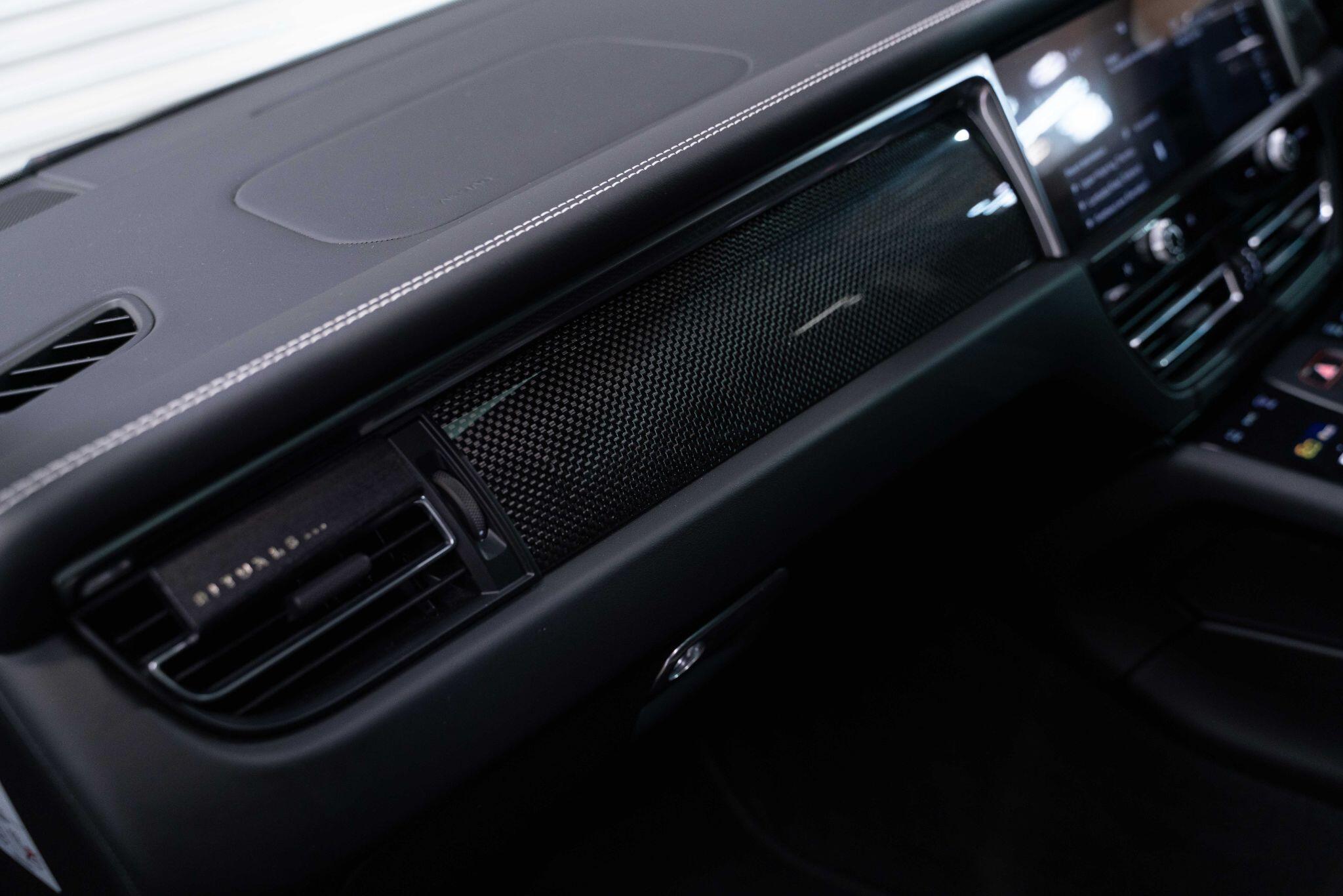 Porsche Macan - Image 11