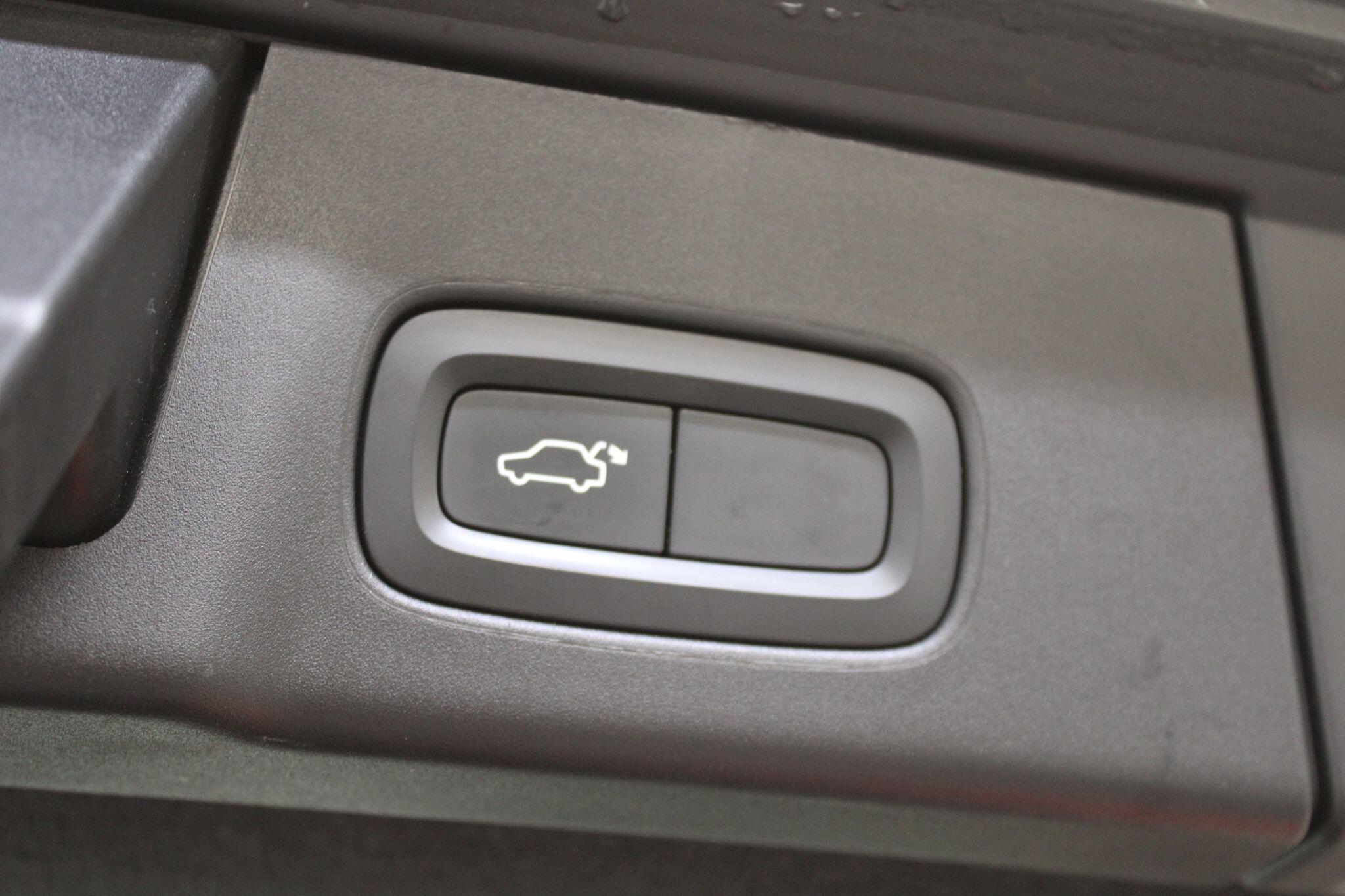 Volvo V90 CROSS COUNTRY - Image 17