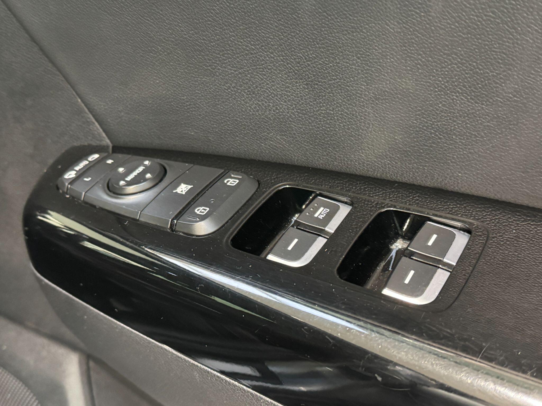 Kia Sportage - Image 66