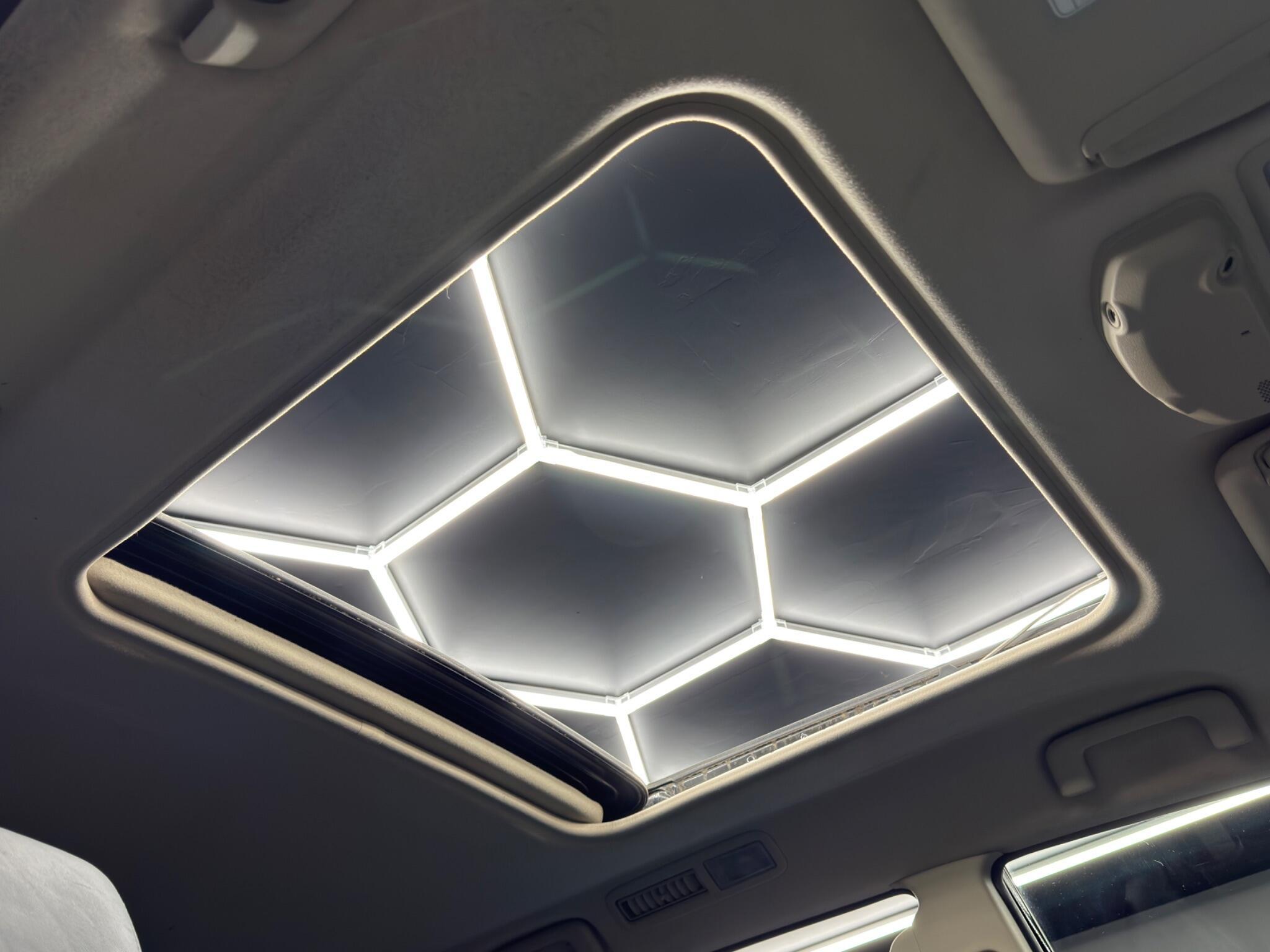 Mitsubishi Shogun - Image 33