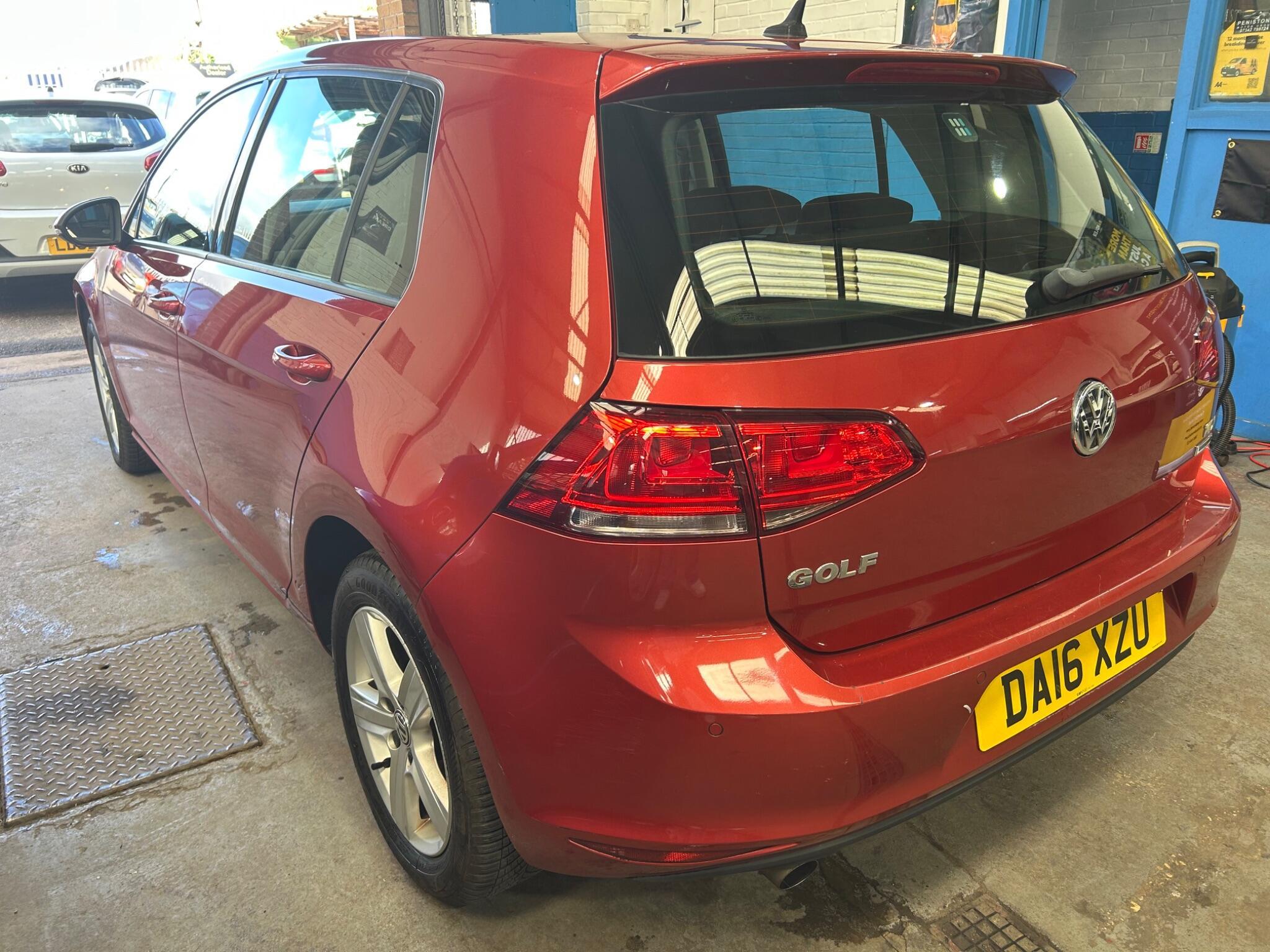 Volkswagen Golf - Image 6