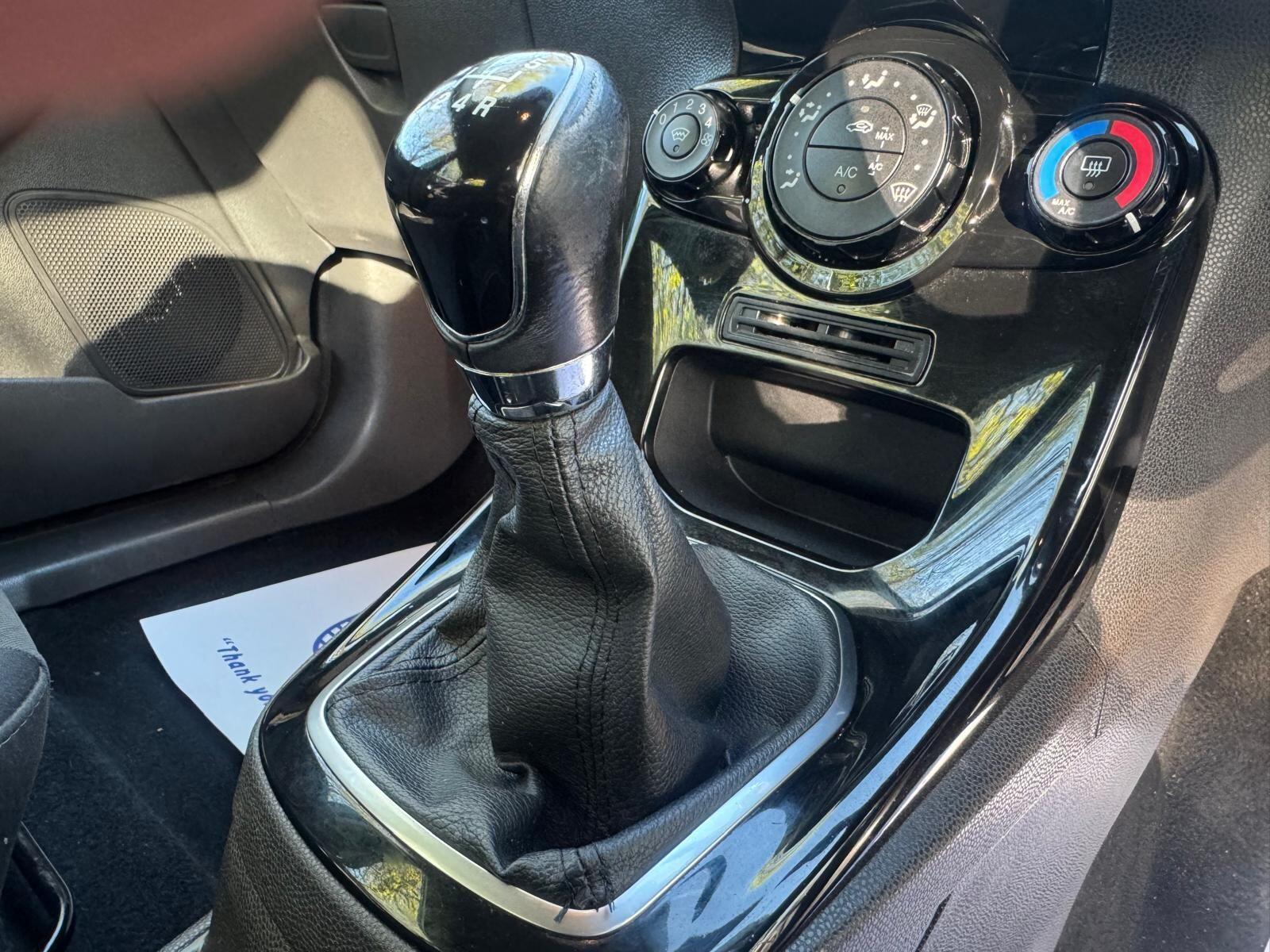 Ford Fiesta - Image 45