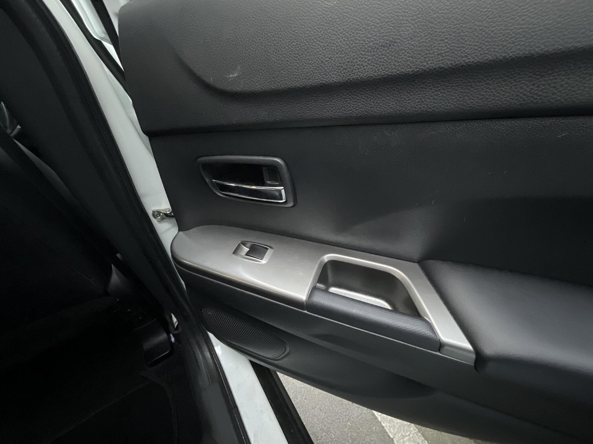 Mitsubishi ASX - Image 13