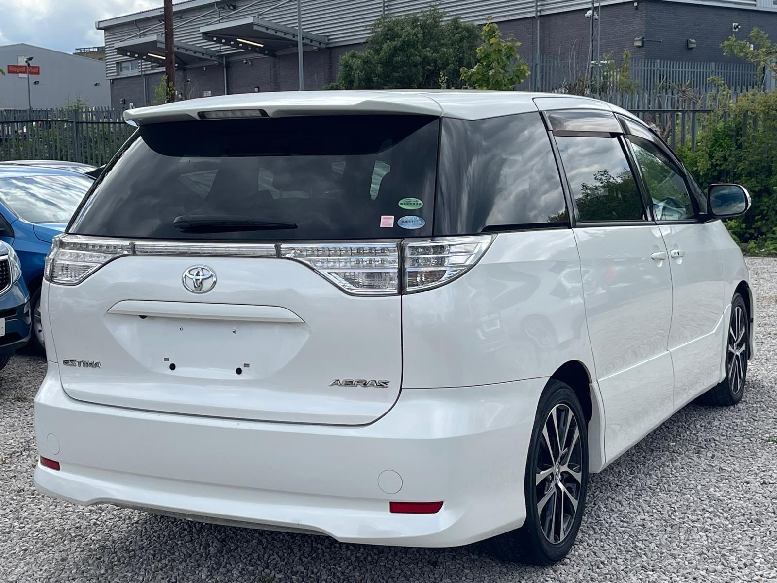 Toyota Estima Aeras G - Image 8