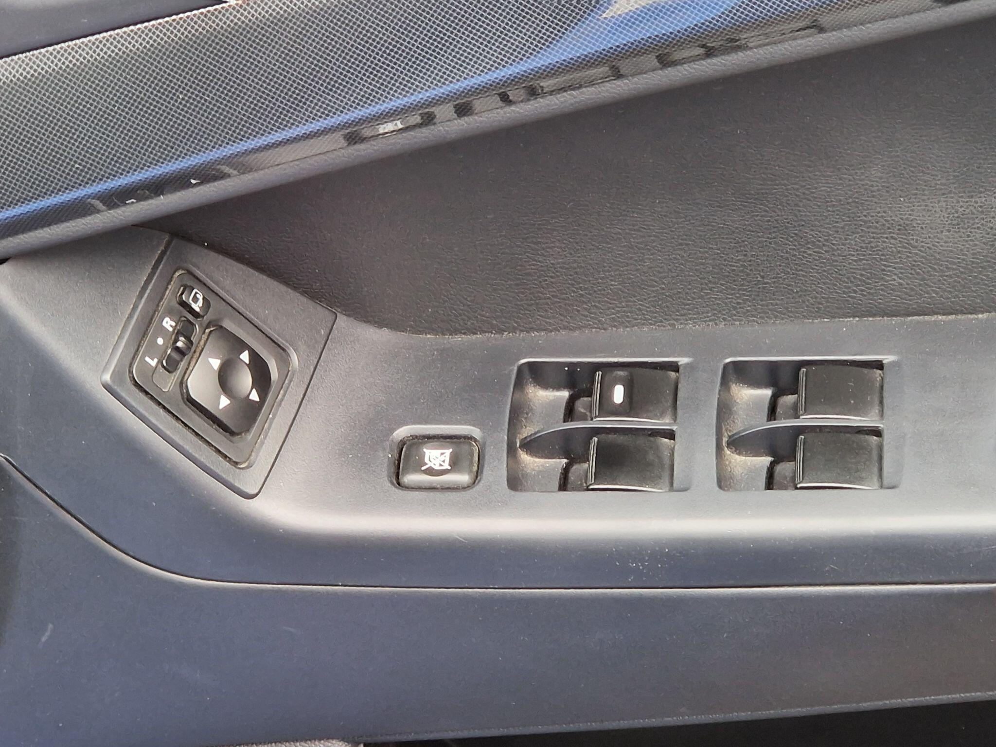 Mitsubishi Lancer - Image 27