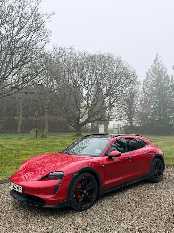 Porsche Taycan - Image 4