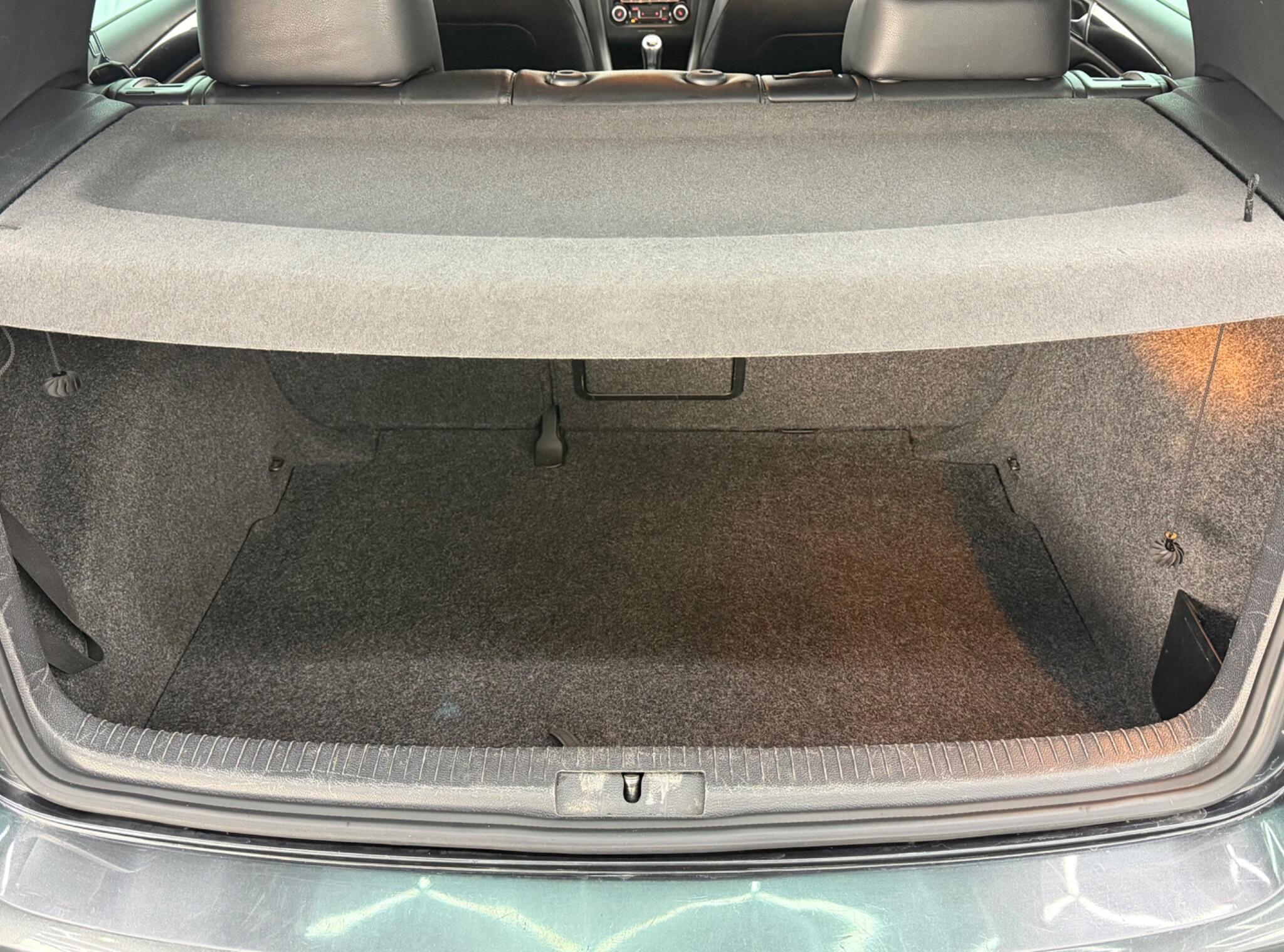 Volkswagen Golf - Image 14