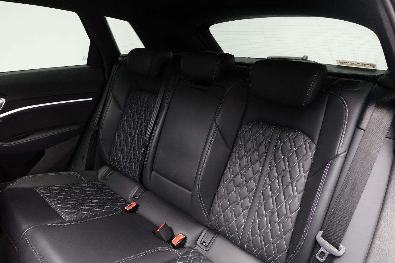 Audi E-Tron - Image 32