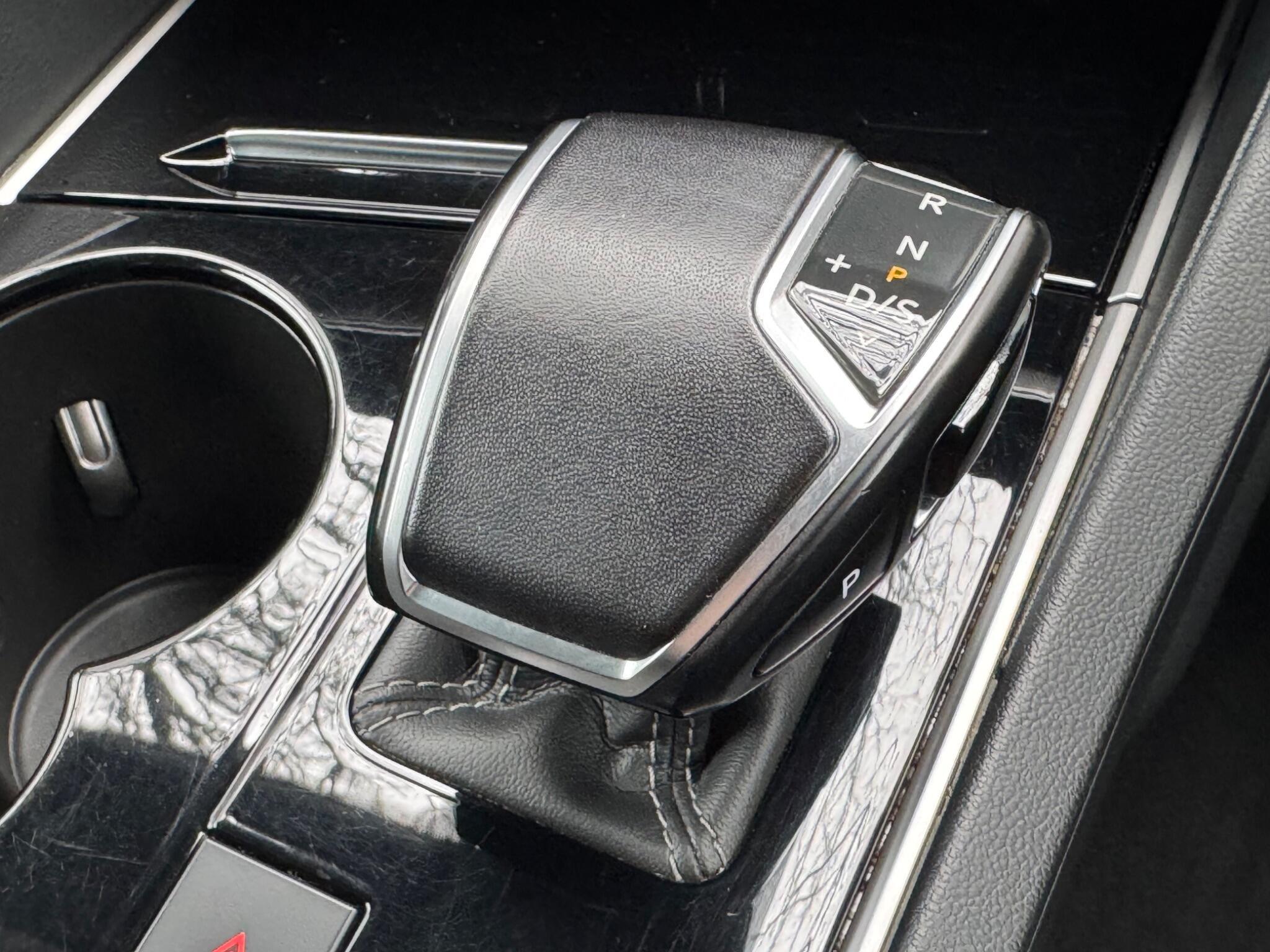 Volkswagen Touareg - Image 41