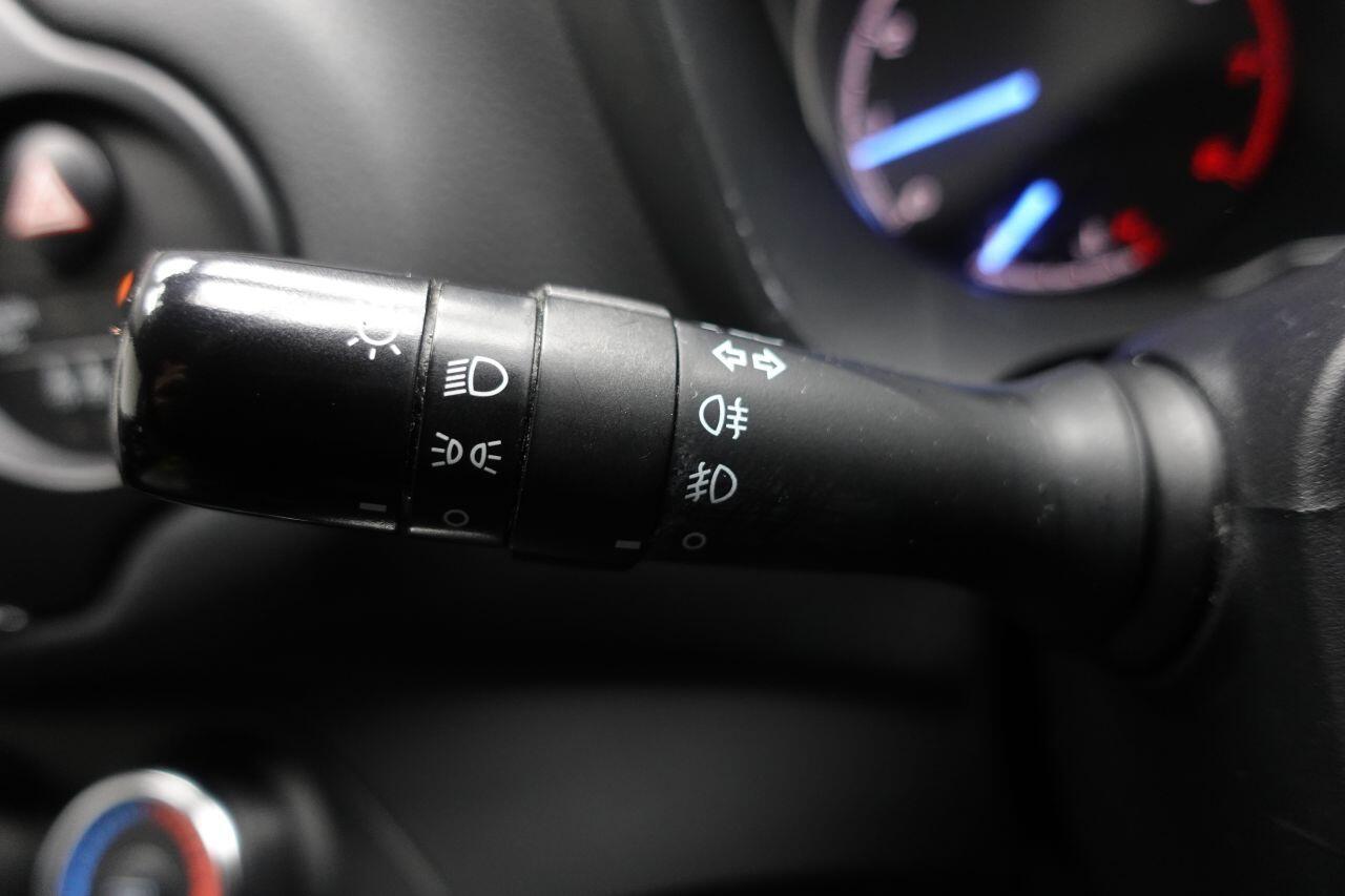 Toyota Yaris - Image 29