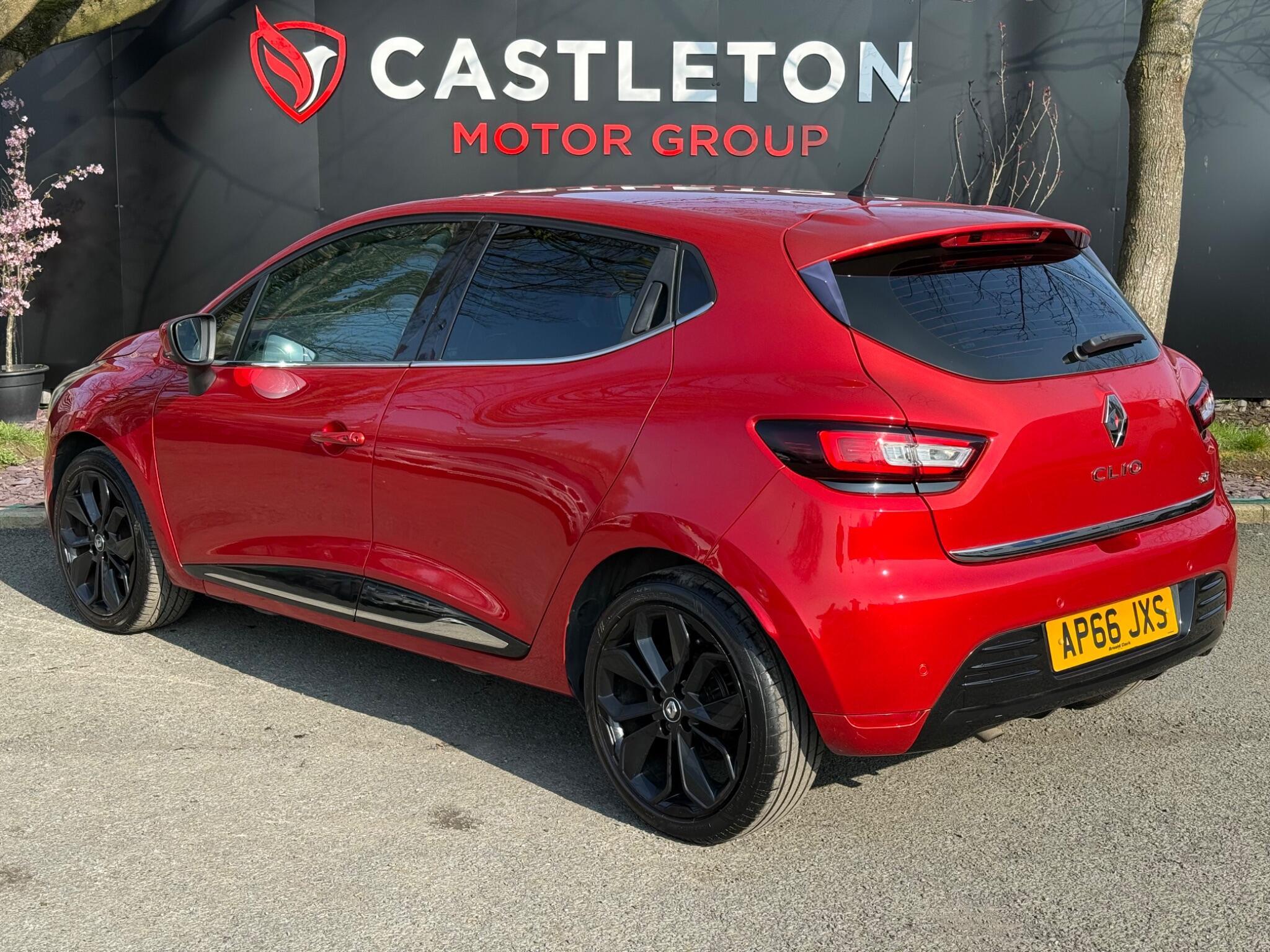 Renault Clio - Image 15