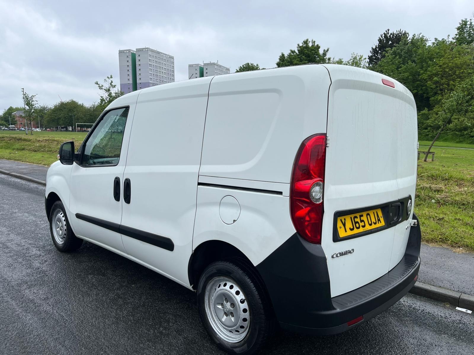 Vauxhall Combo - Image 4