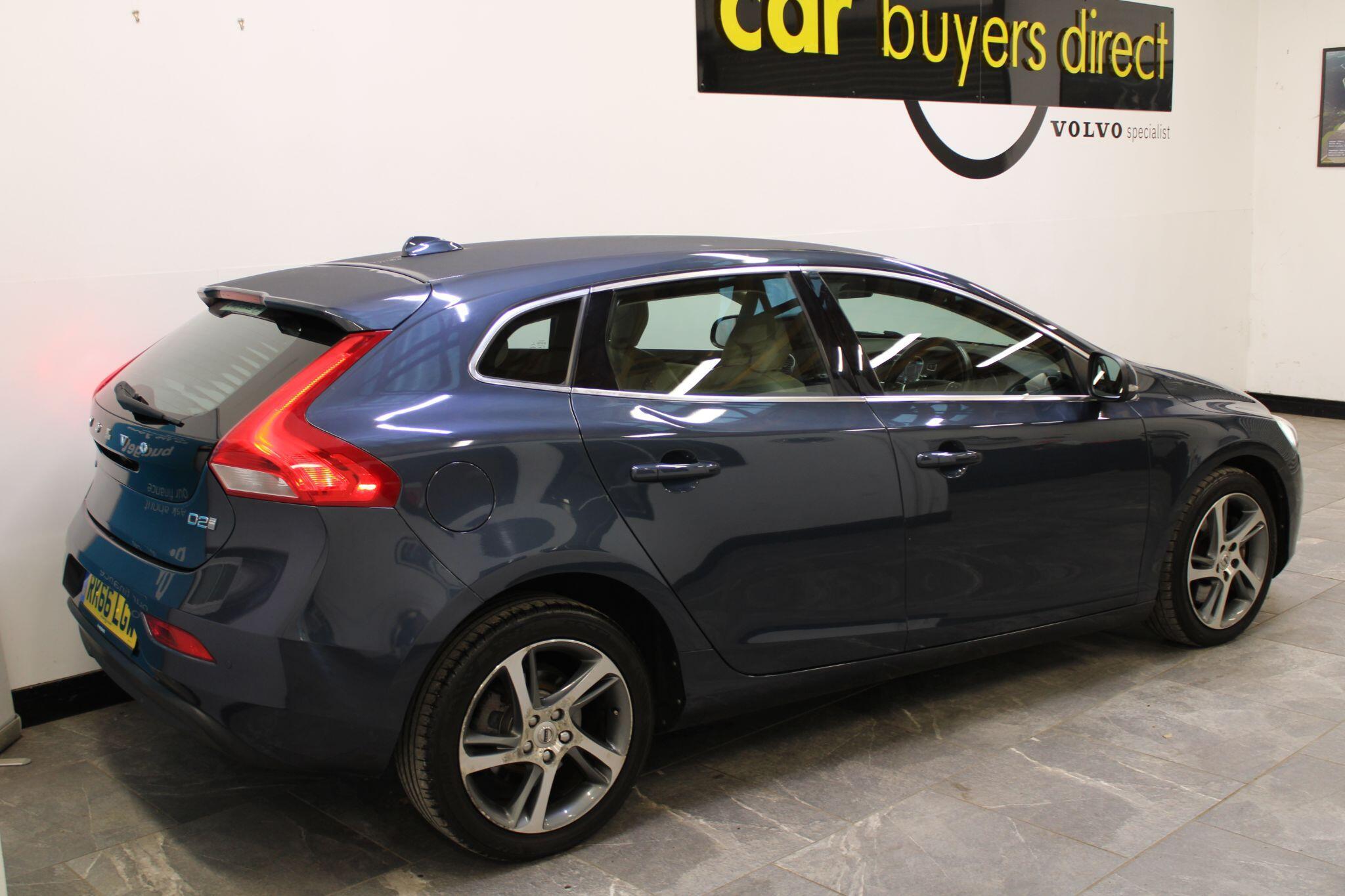 Volvo V40 - Image 4