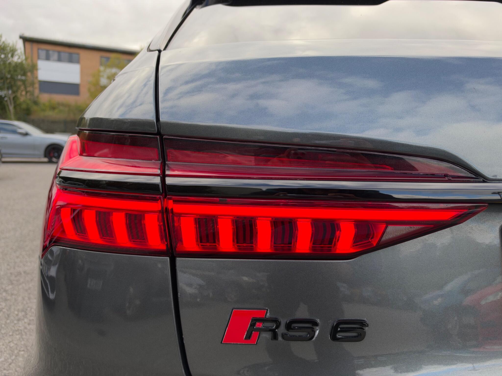 Audi Rs6 Avant - Image 12