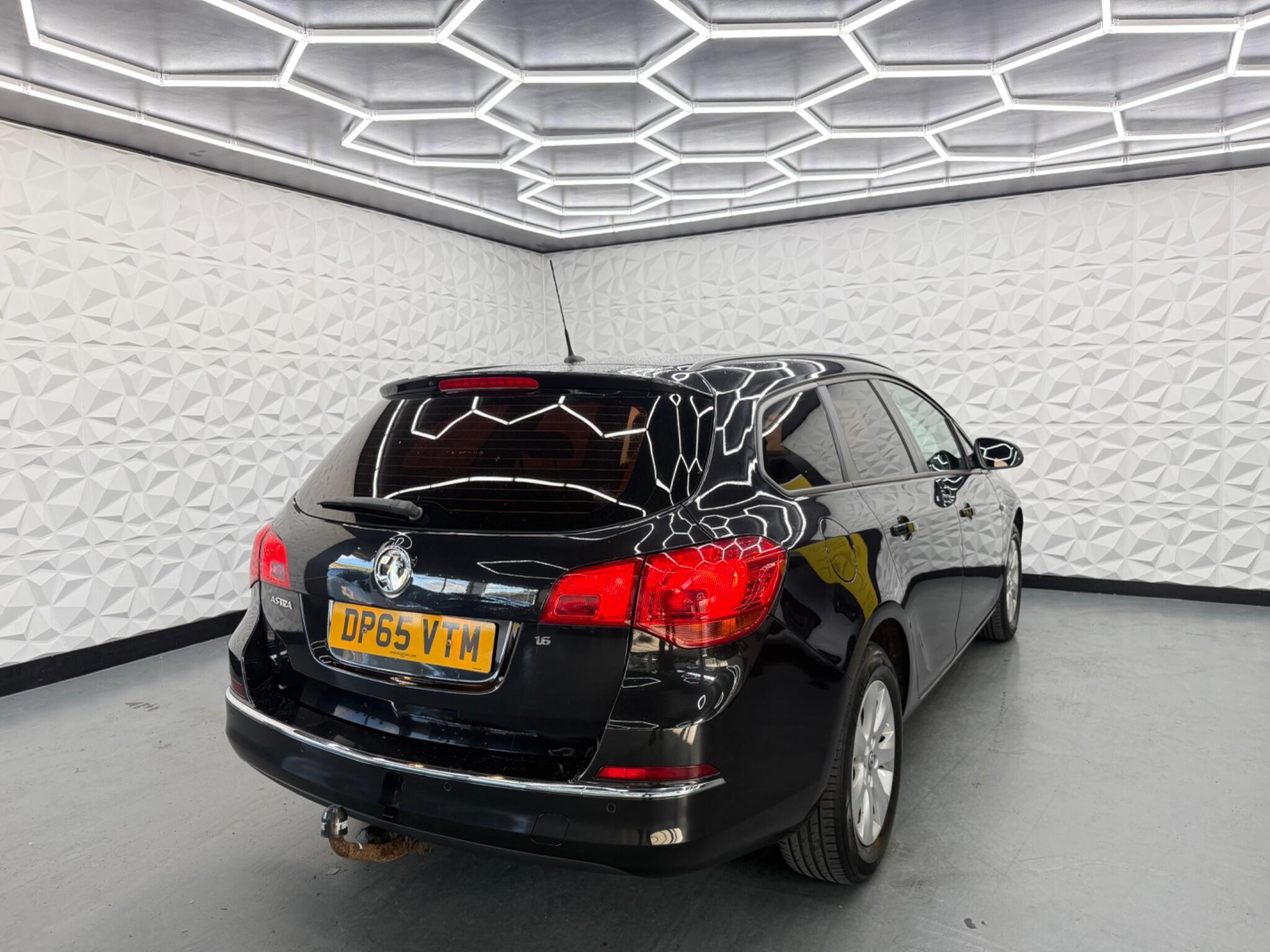 Vauxhall Astra - Image 14