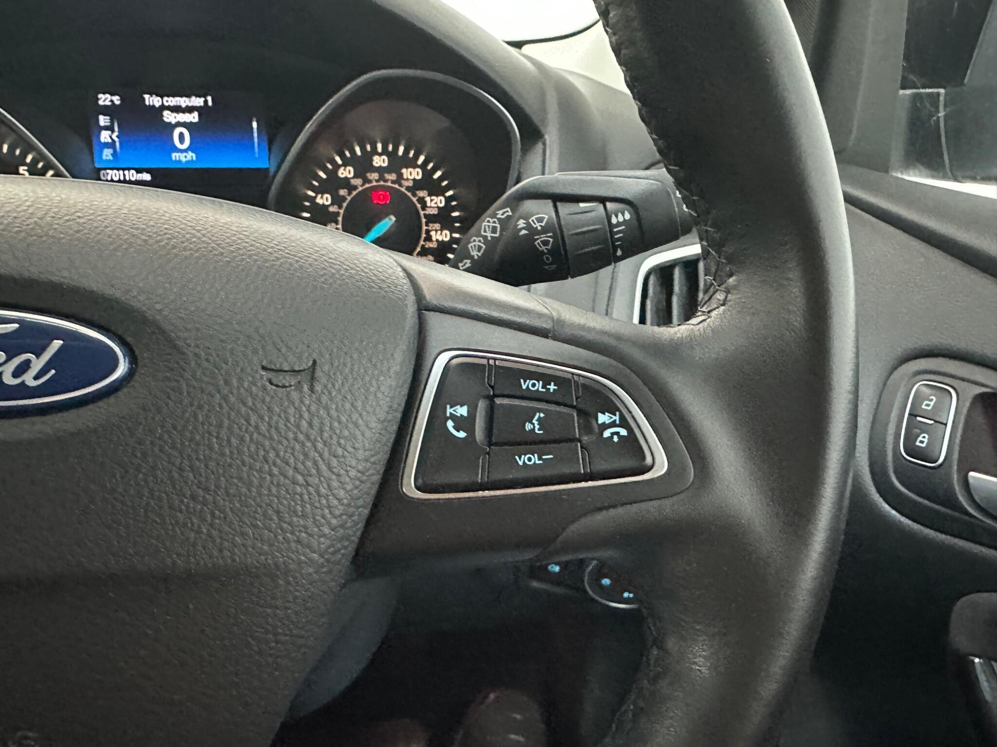 Ford Focus - Image 19